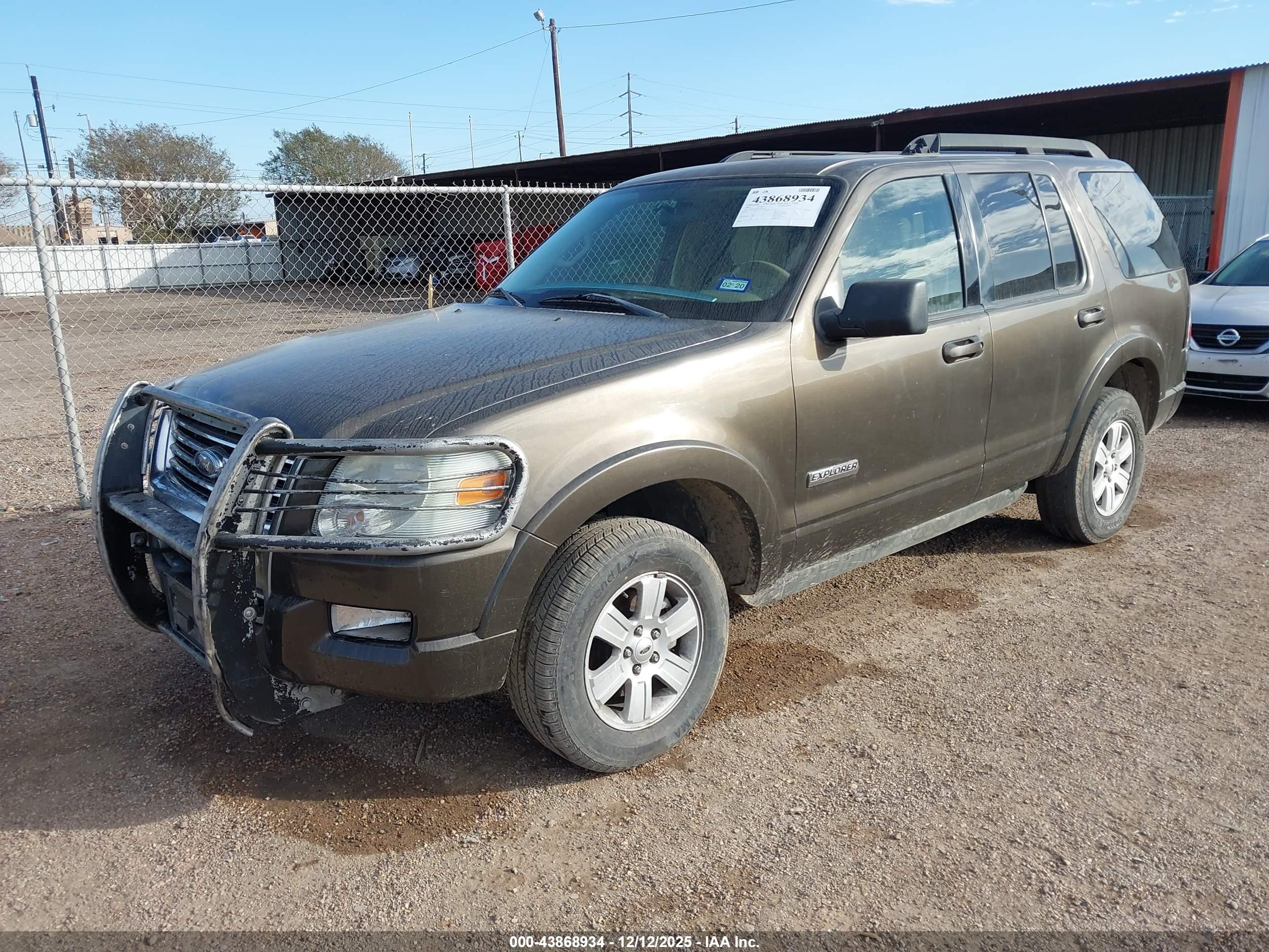 FORD EXPLORER image 2