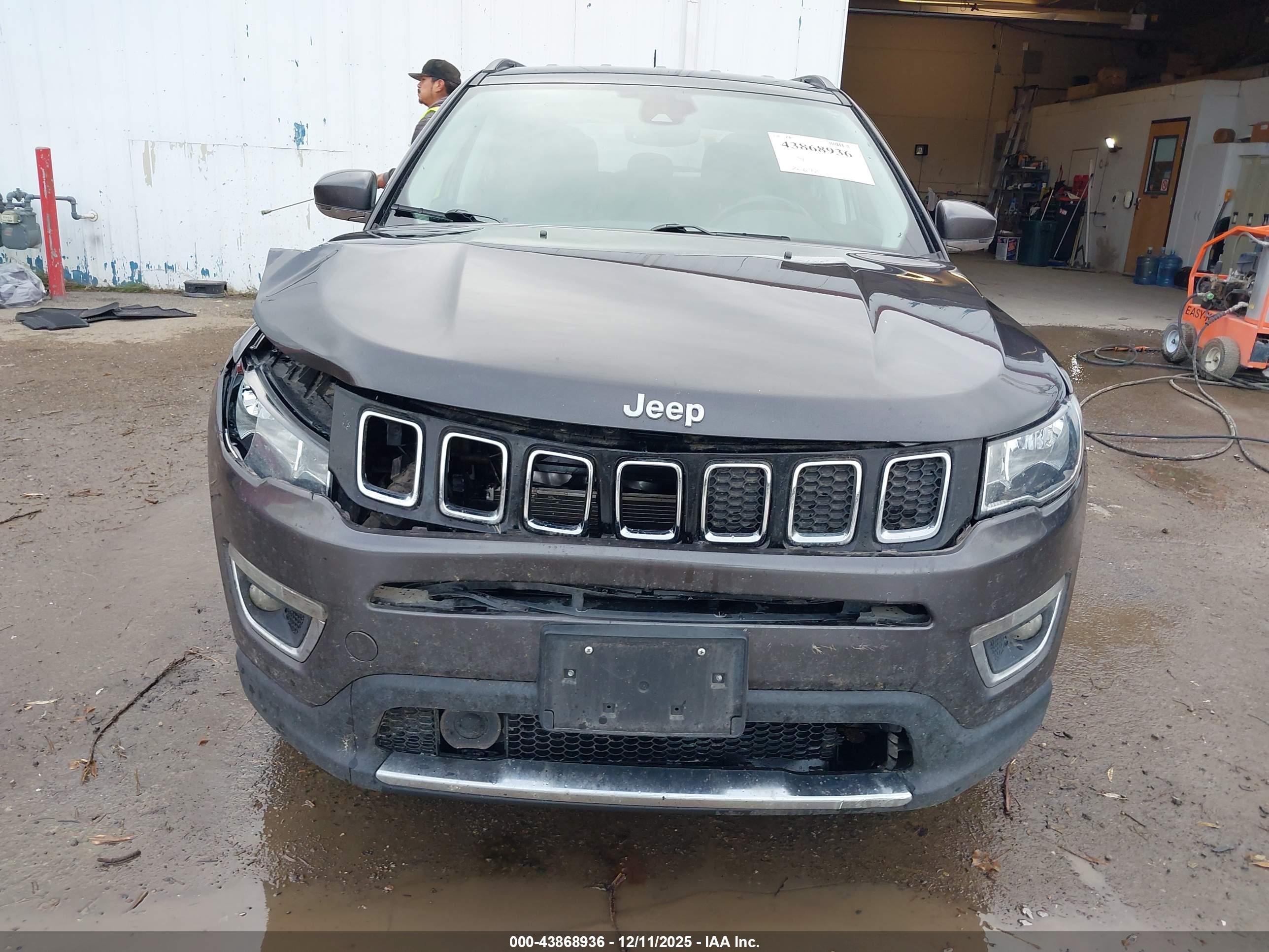 JEEP COMPASS image 6
