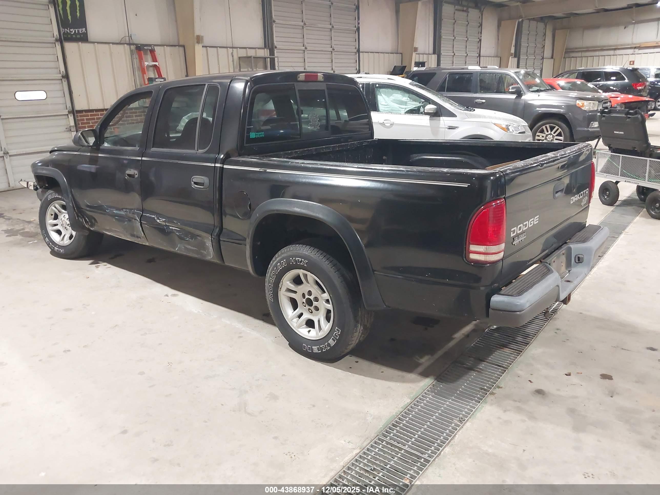 DODGE DAKOTA image 3