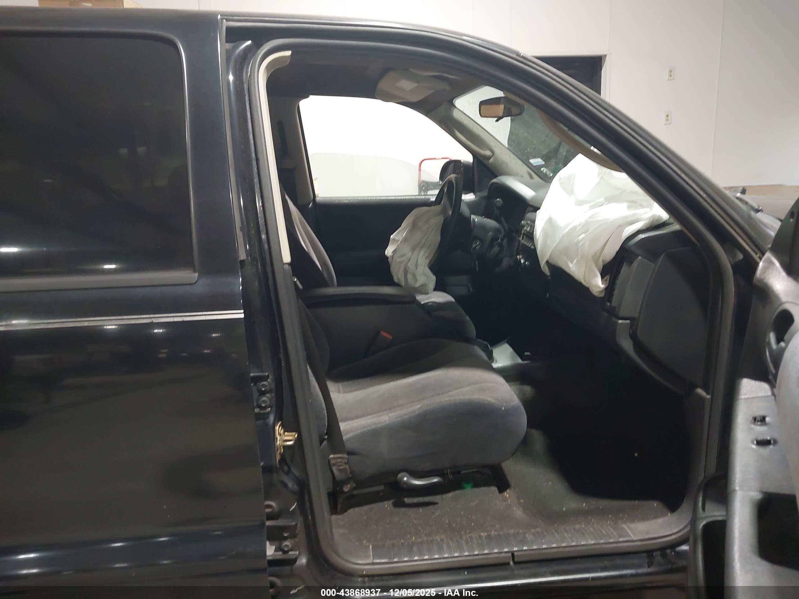 DODGE DAKOTA image 5