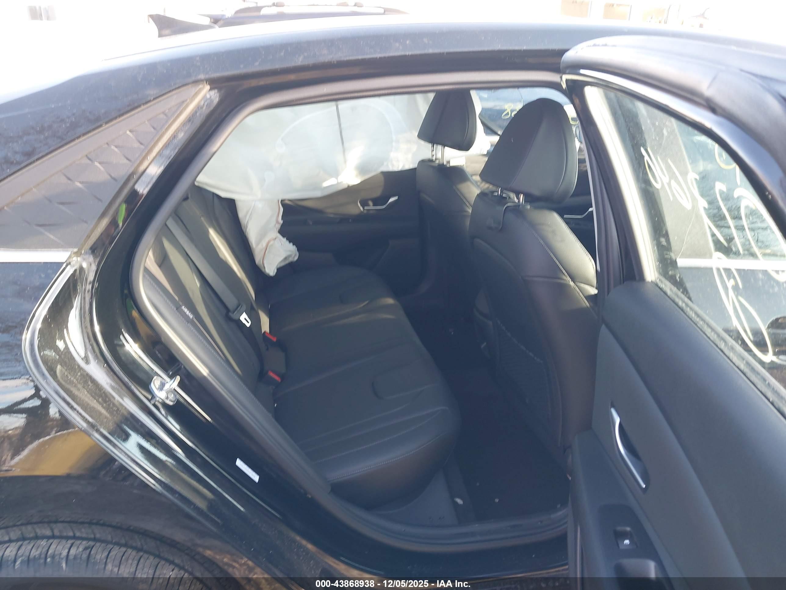 HYUNDAI ELANTRA image 8