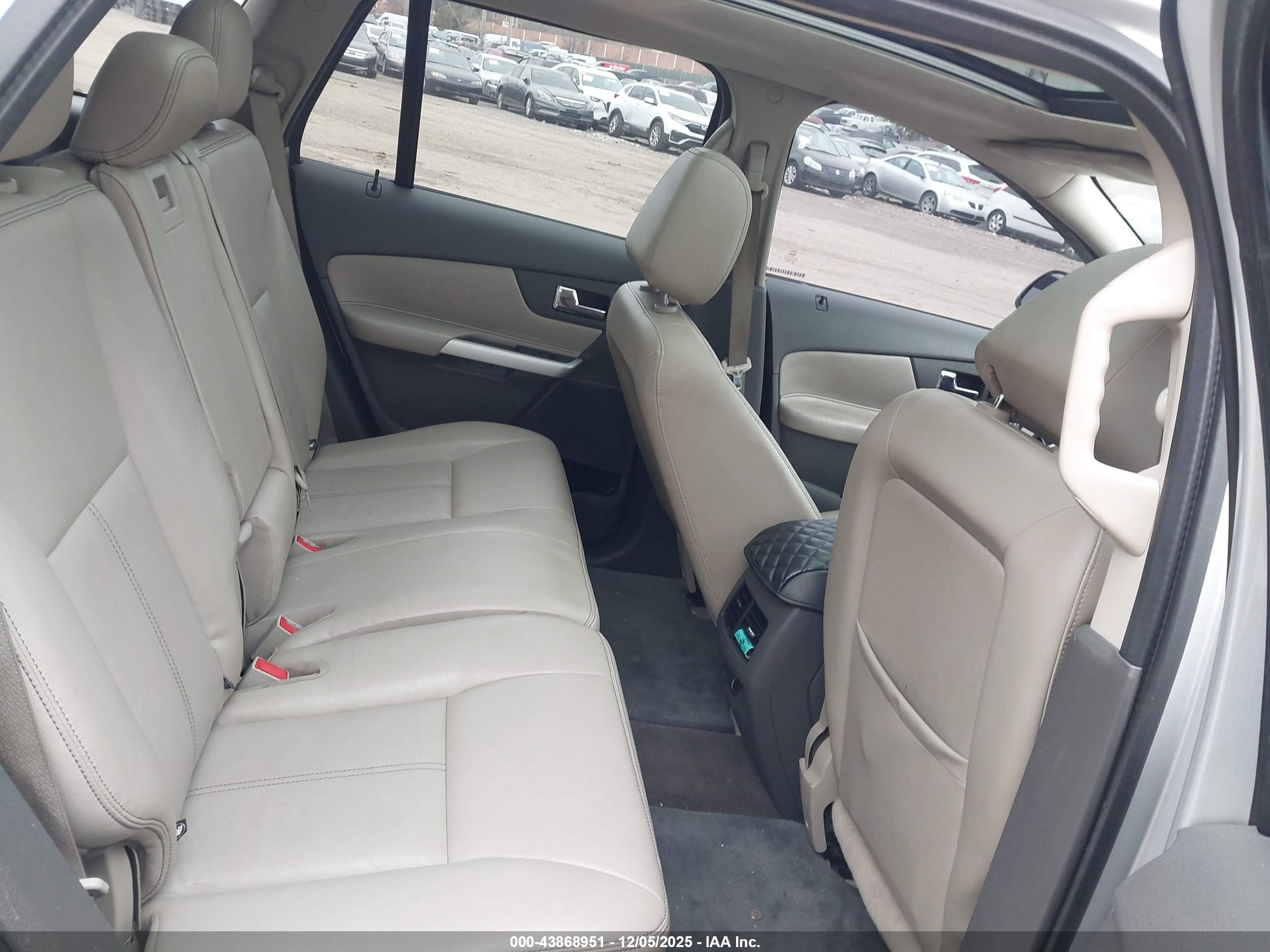 FORD EDGE image 8