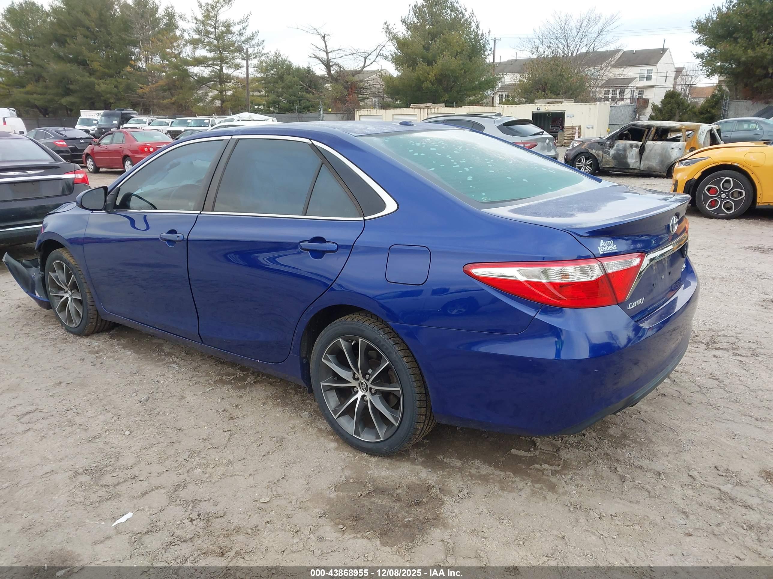 TOYOTA CAMRY image 3