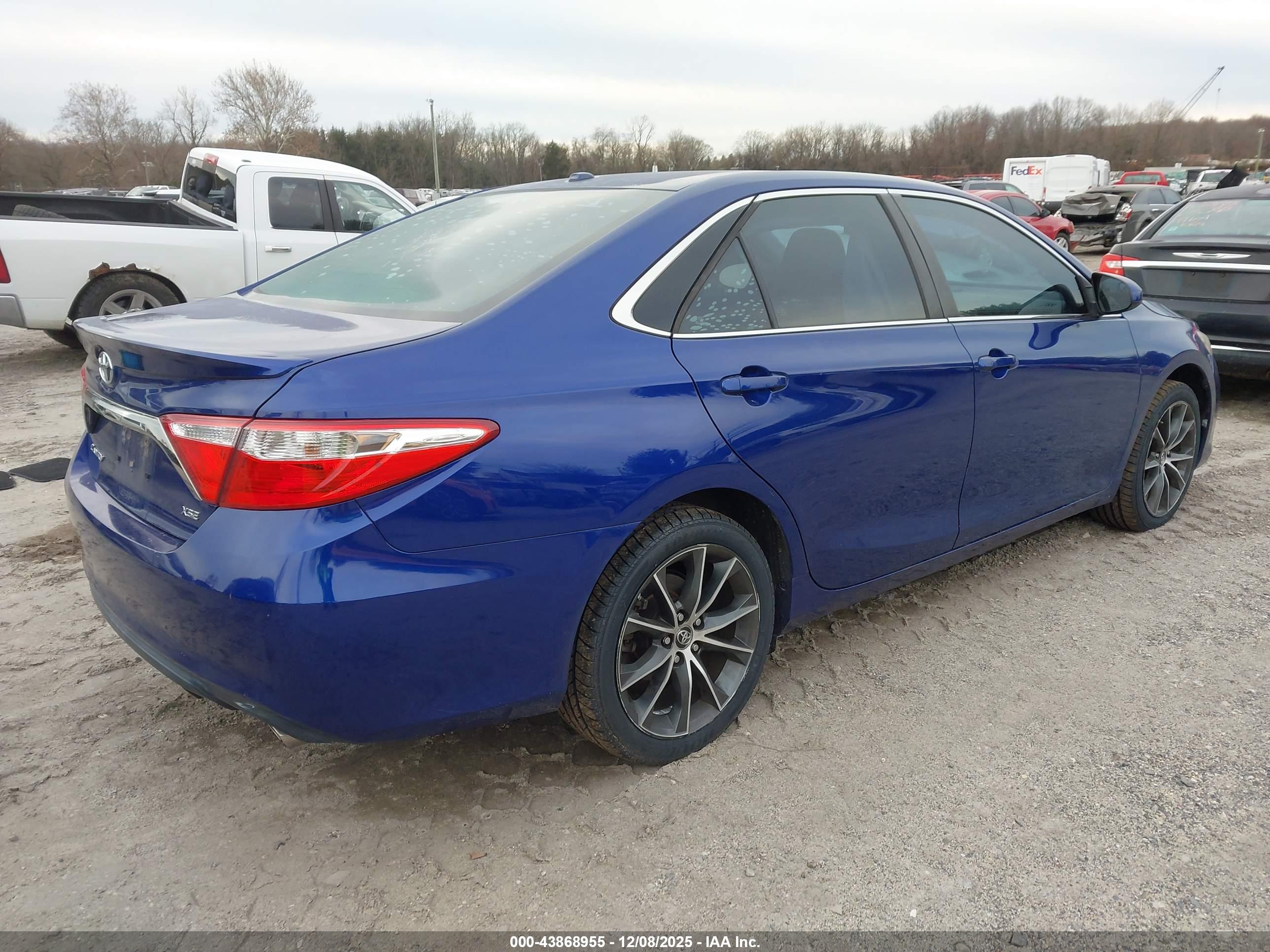 TOYOTA CAMRY image 4