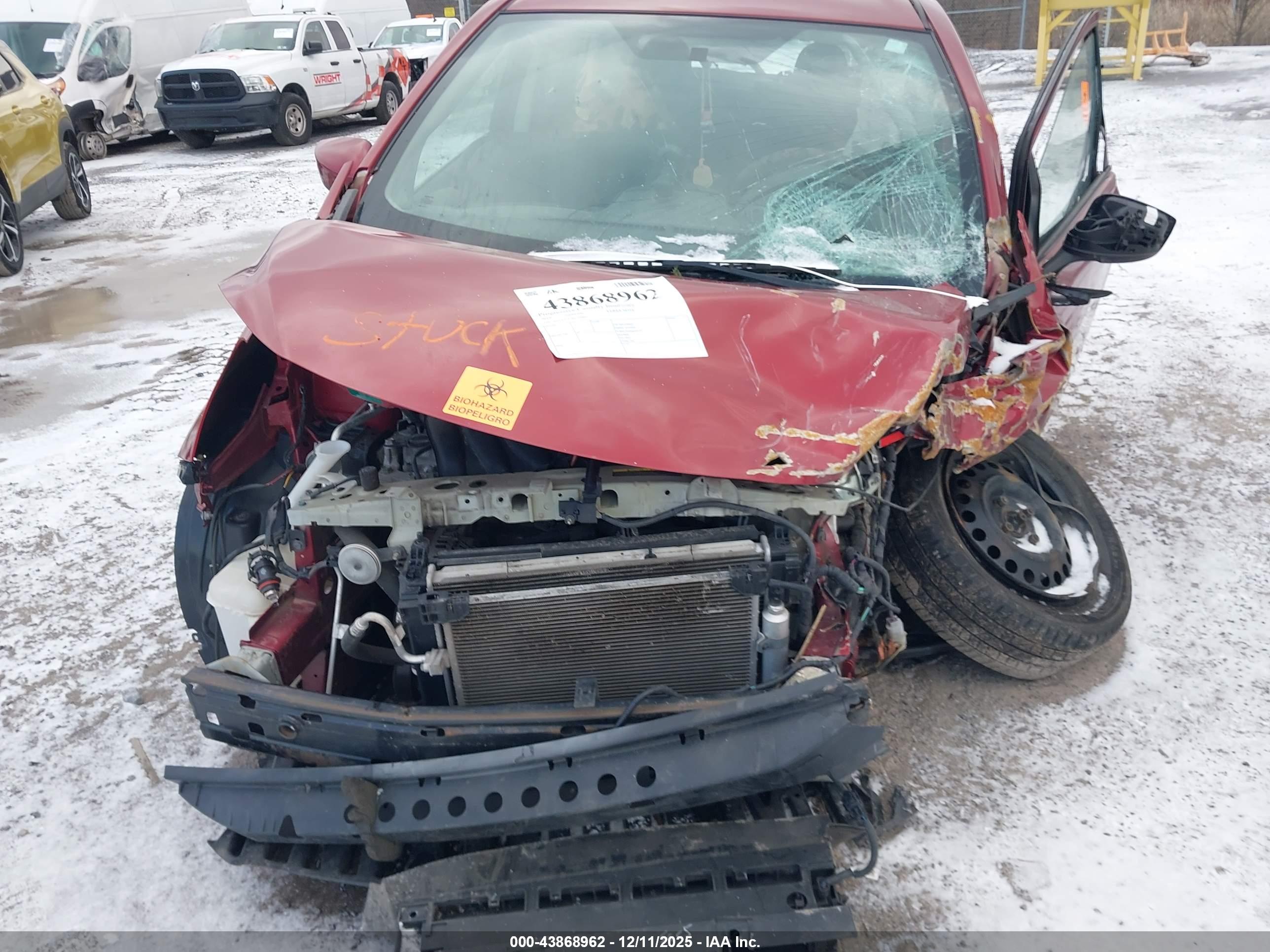 NISSAN VERSA image 6