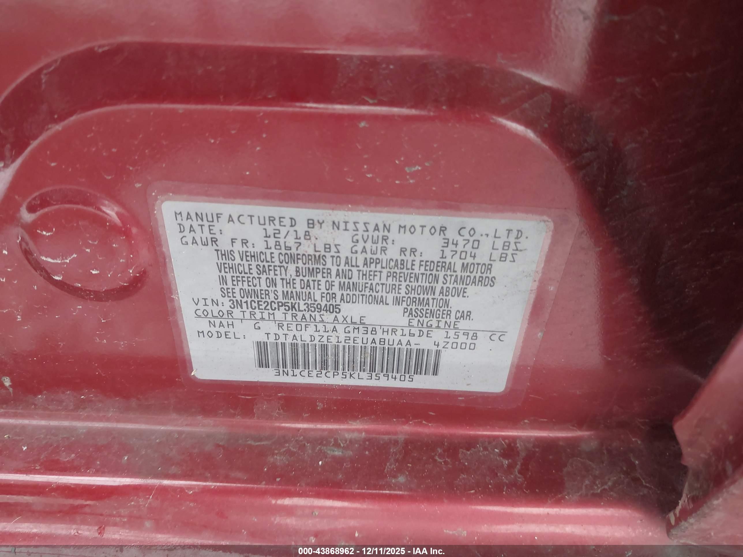 NISSAN VERSA image 9