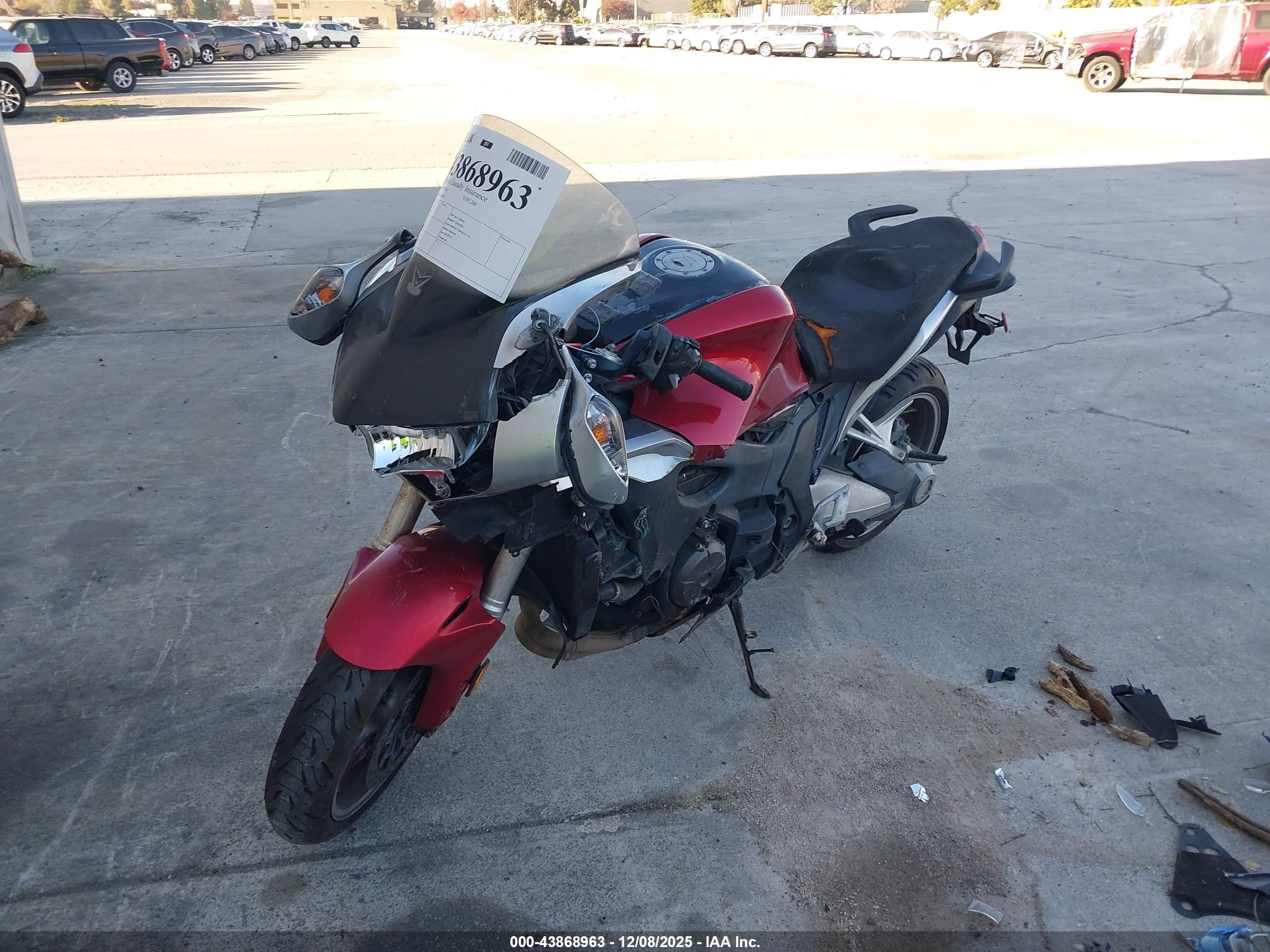 HONDA VFR1200 image 2