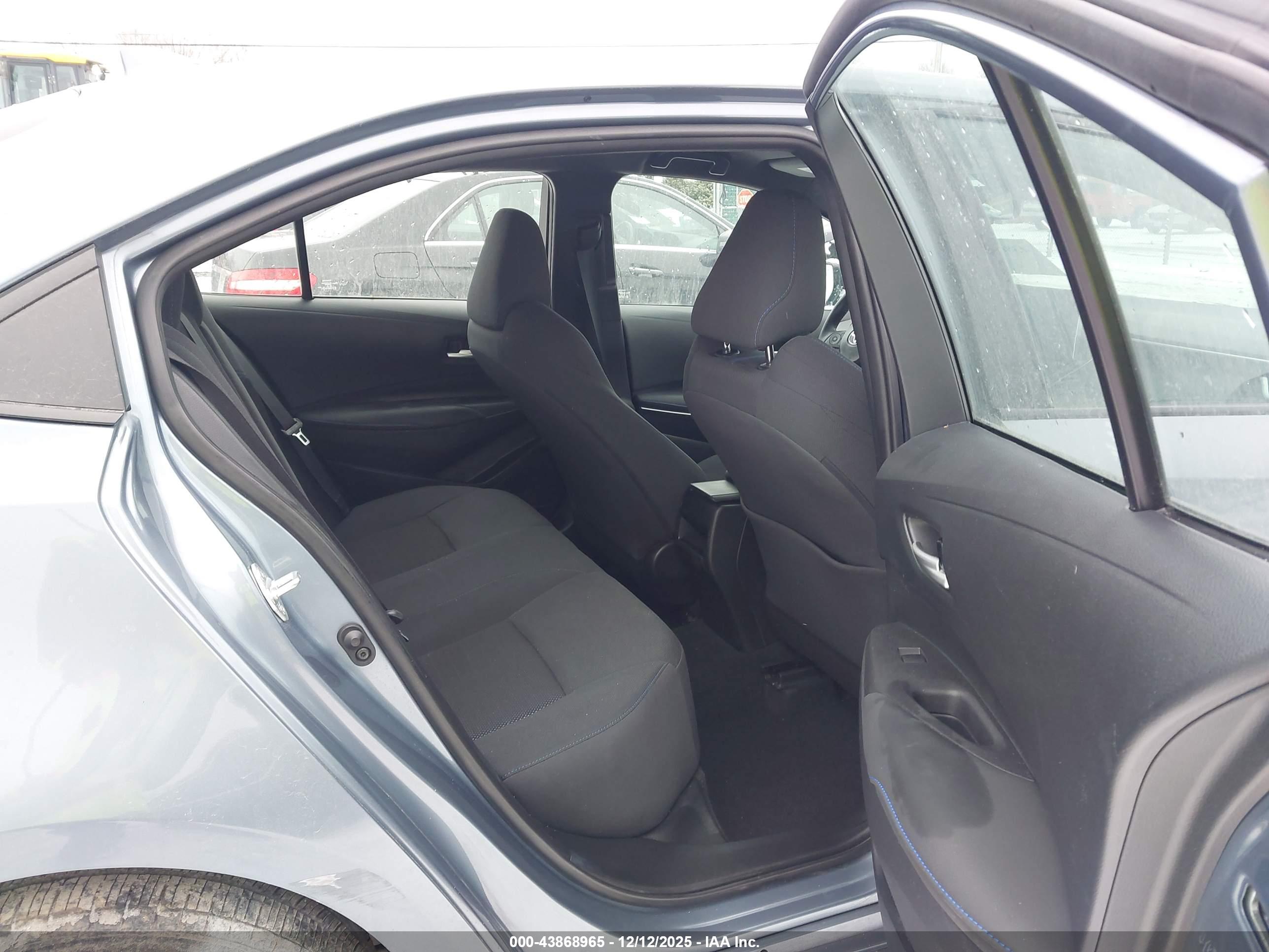 TOYOTA COROLLA image 8