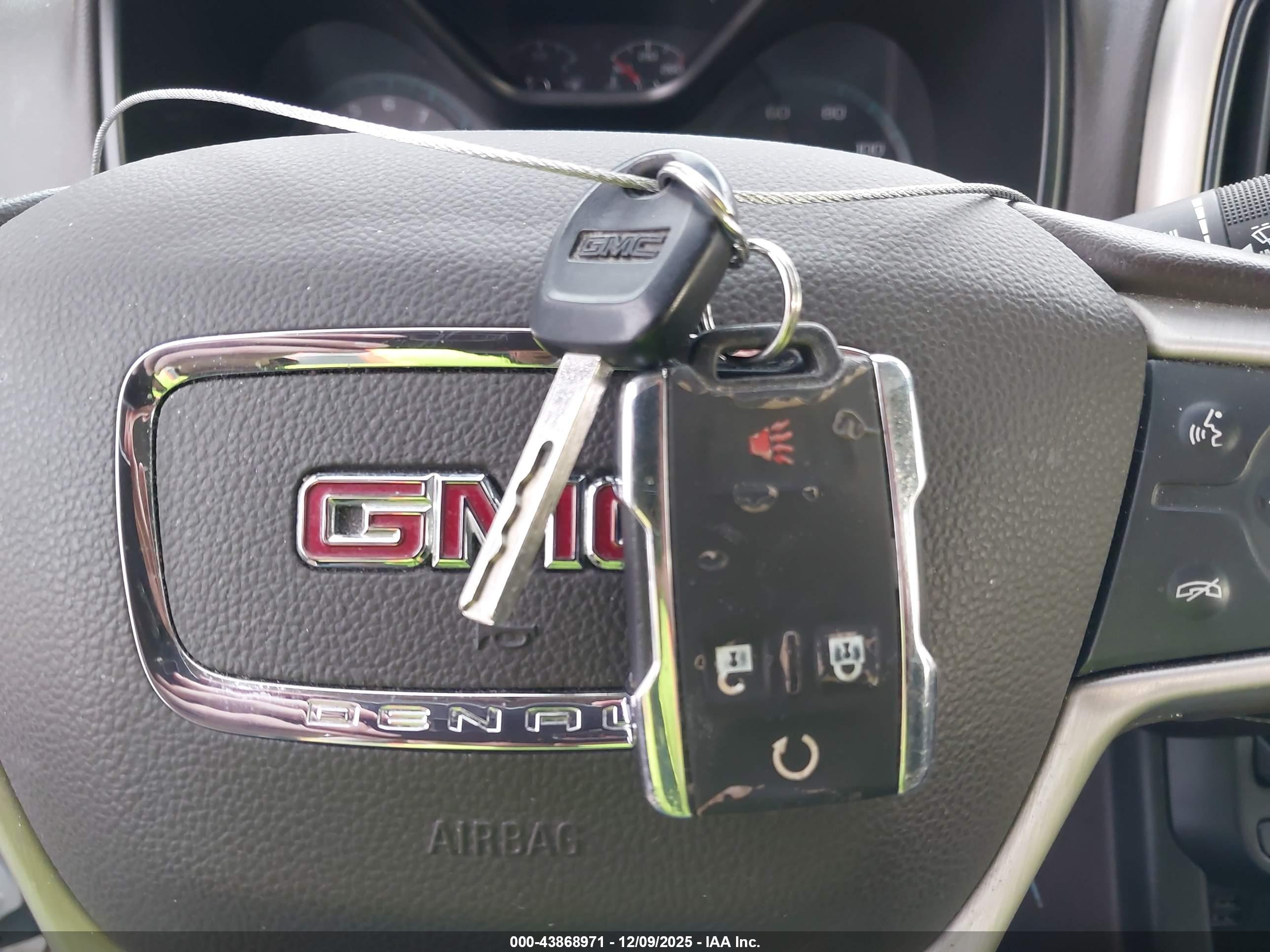 GMC CANYON image 11