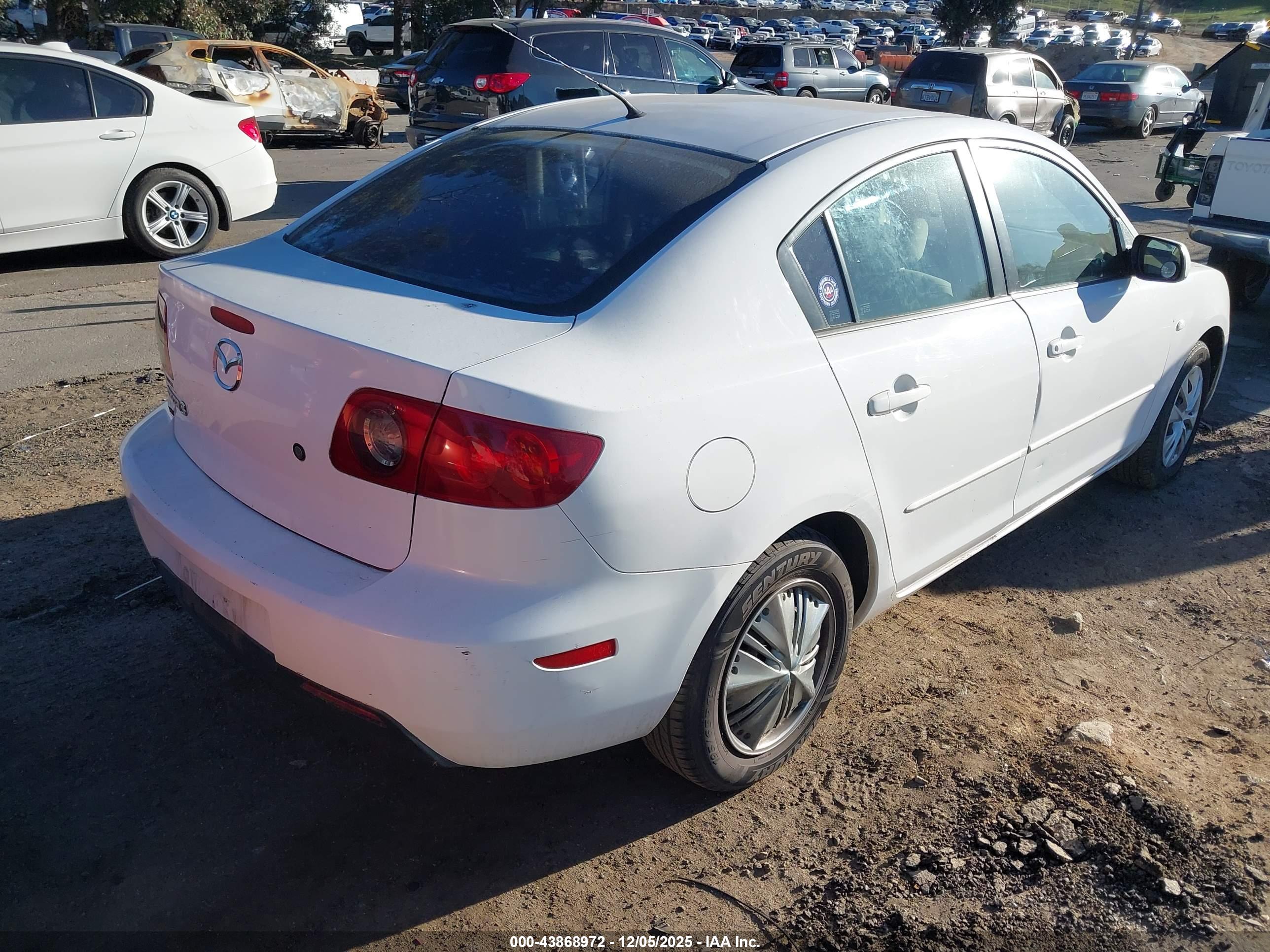 MAZDA MAZDA3 image 4