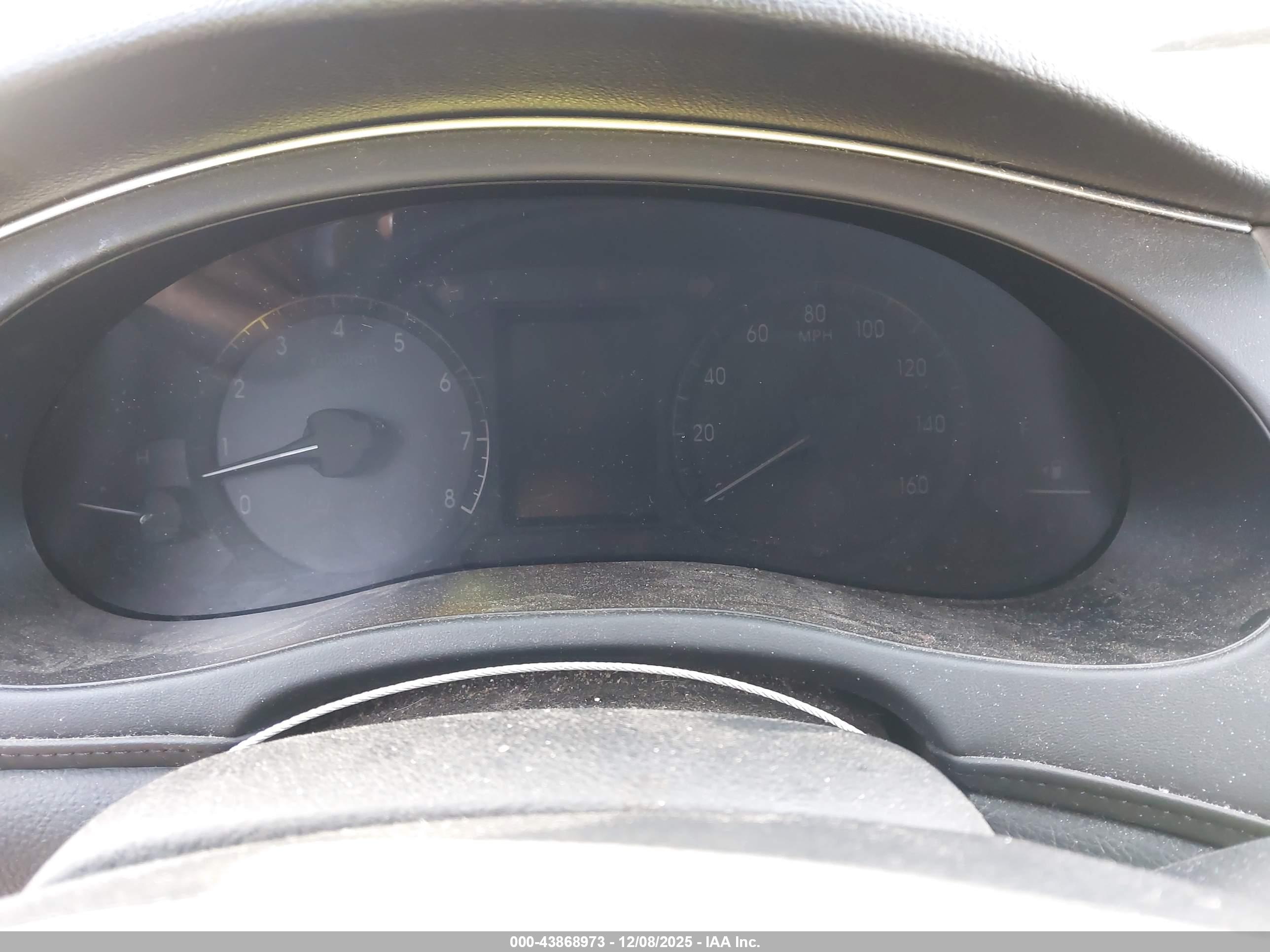 HYUNDAI GENESIS image 7