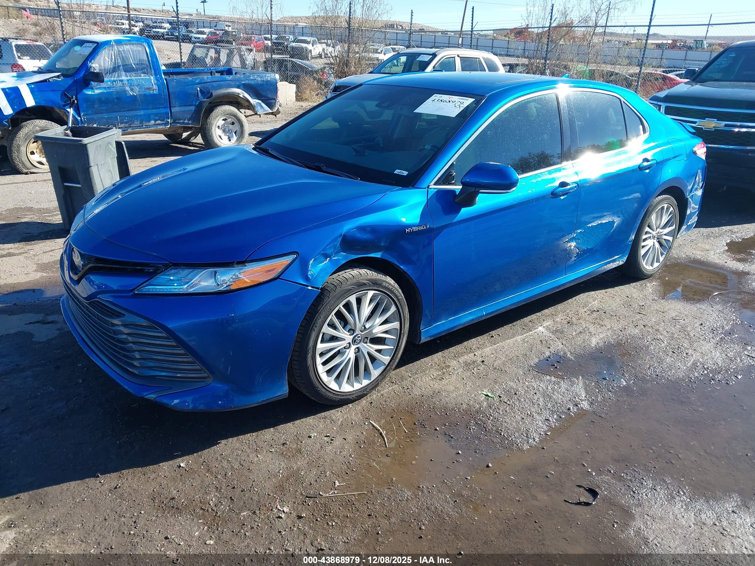 TOYOTA CAMRY image 2