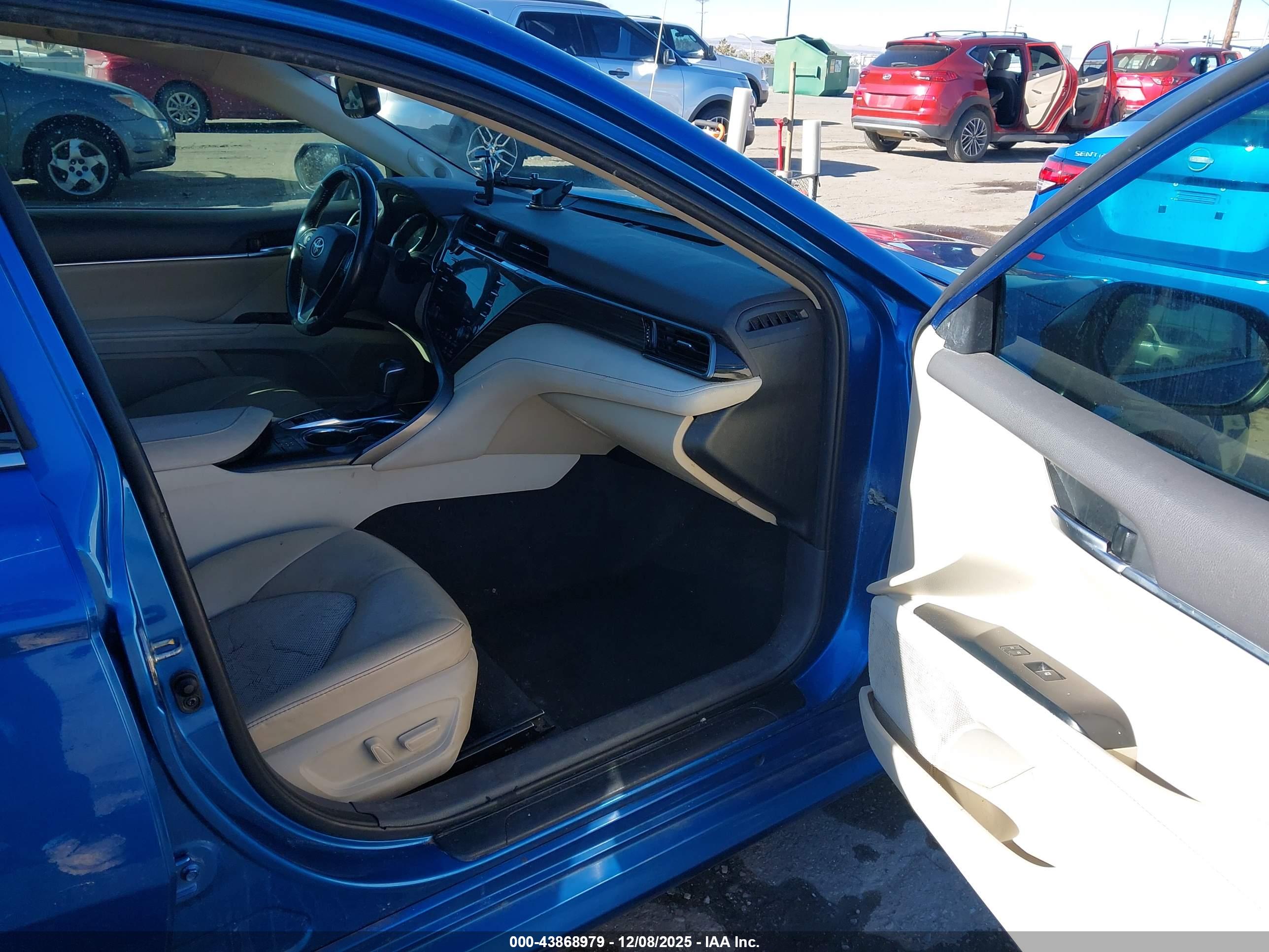 TOYOTA CAMRY image 5