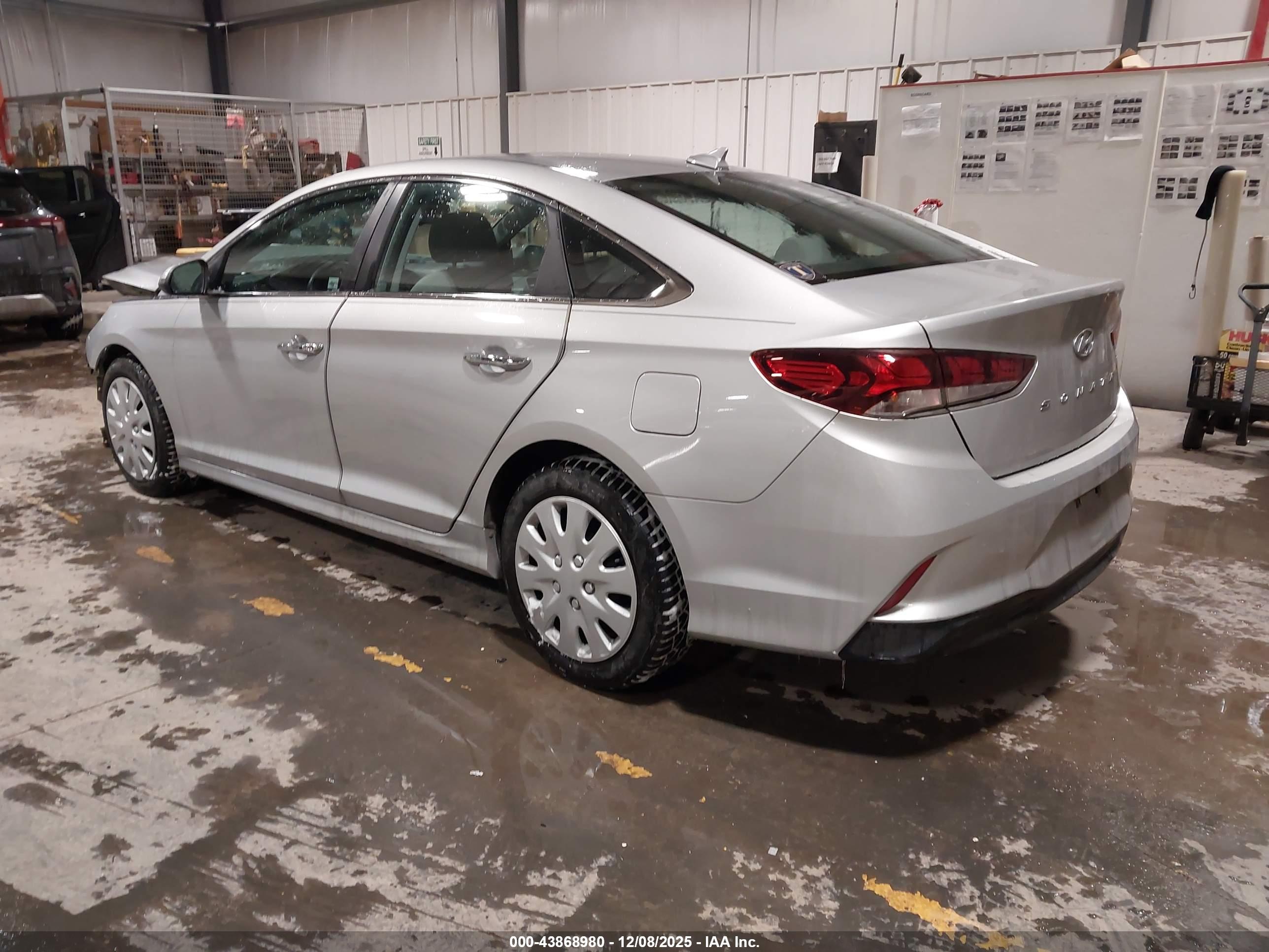 HYUNDAI SONATA image 3