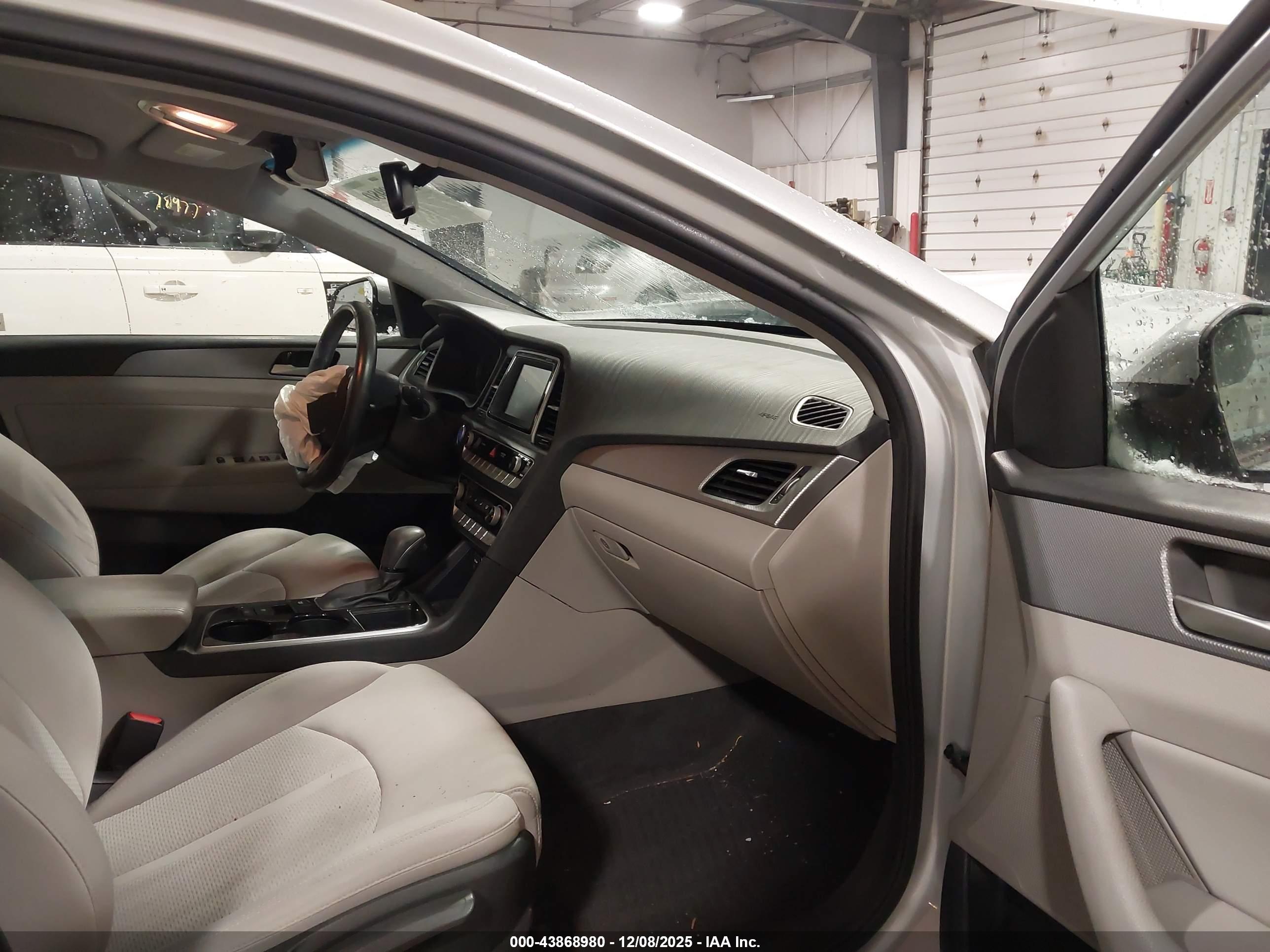 HYUNDAI SONATA image 5