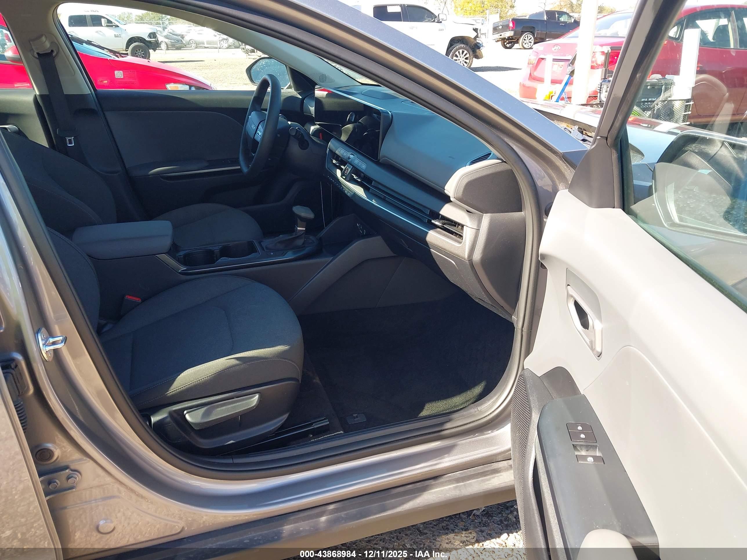 KIA K4 image 5