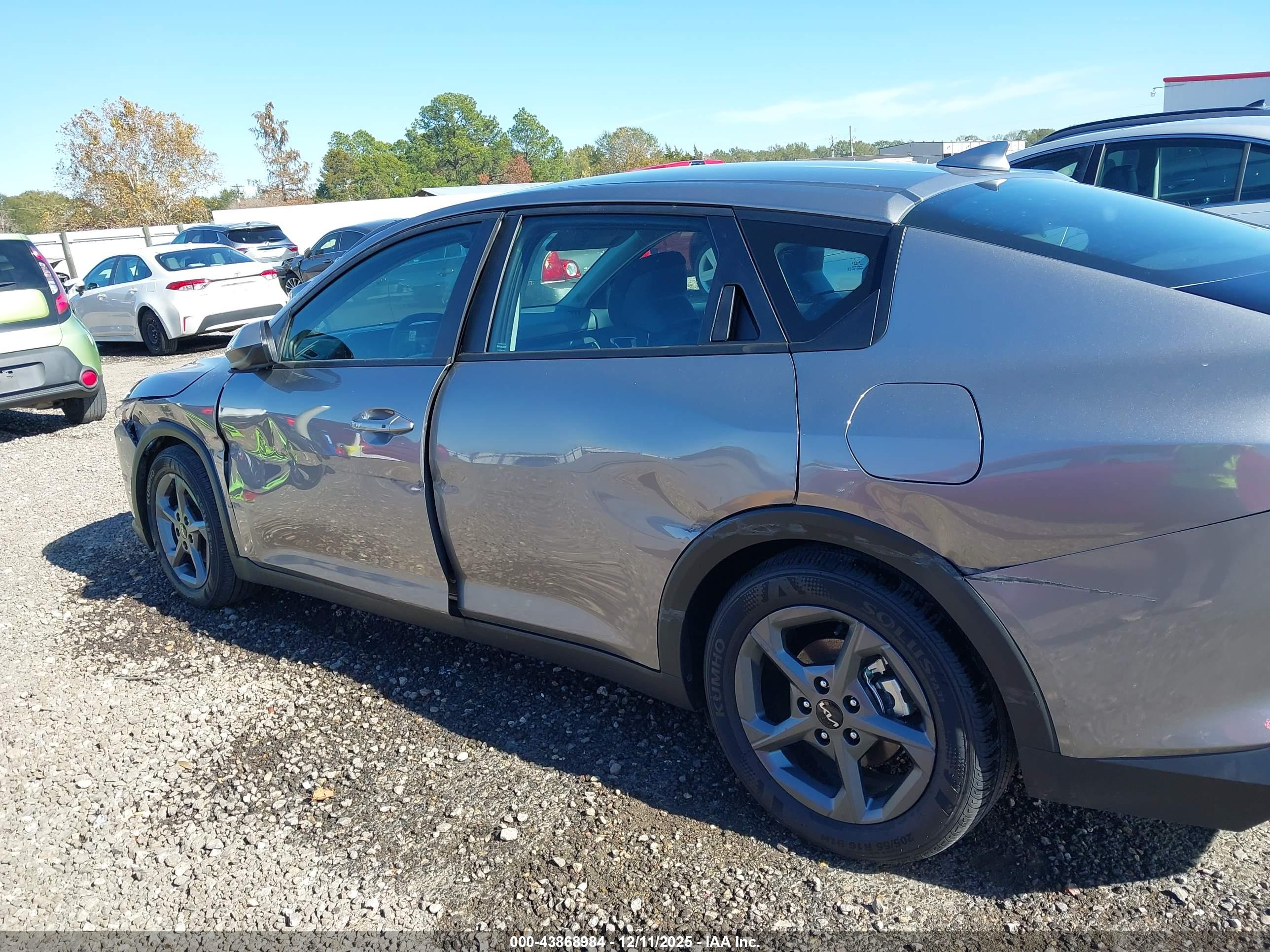 KIA K4 image 6