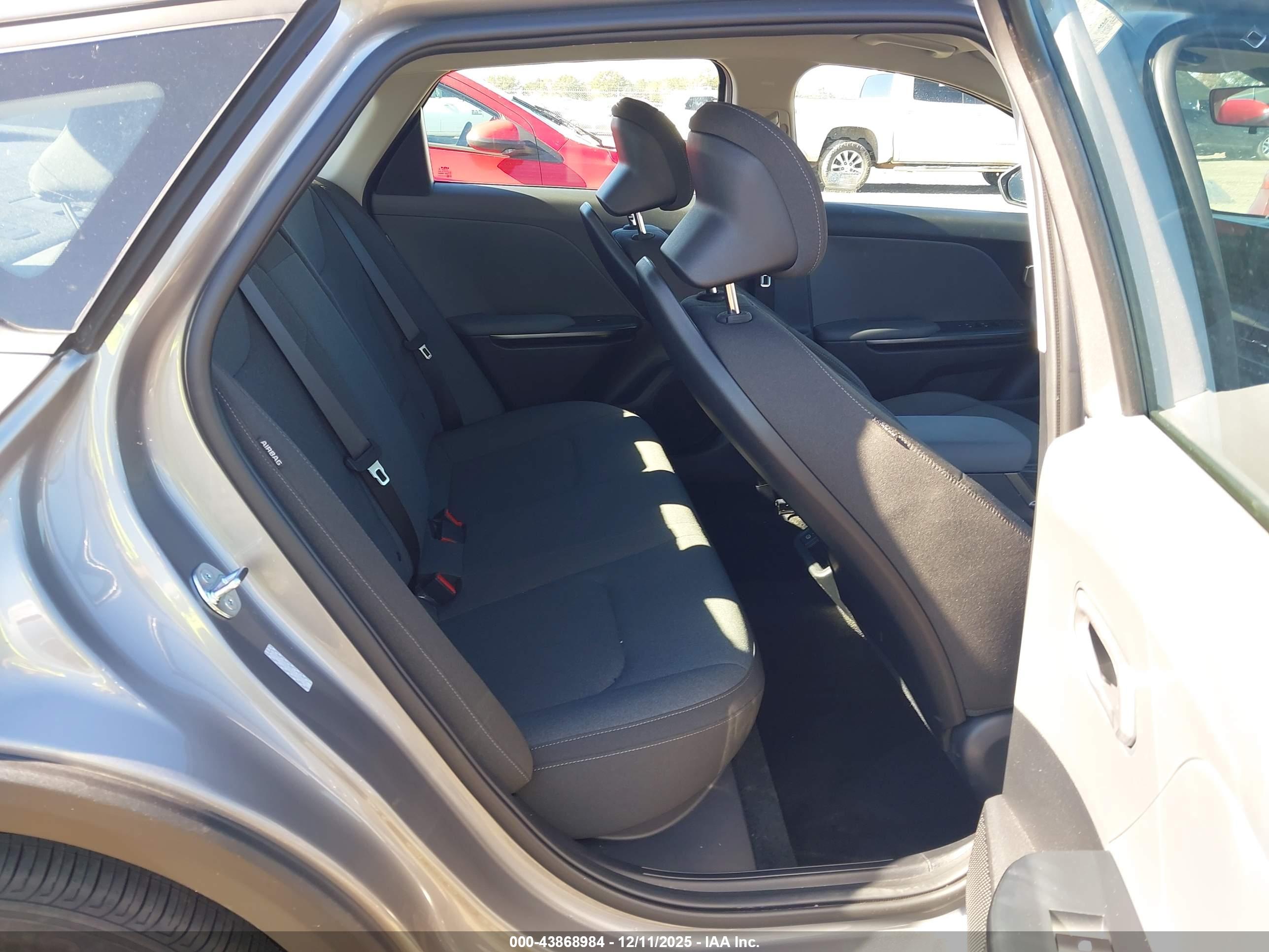 KIA K4 image 8