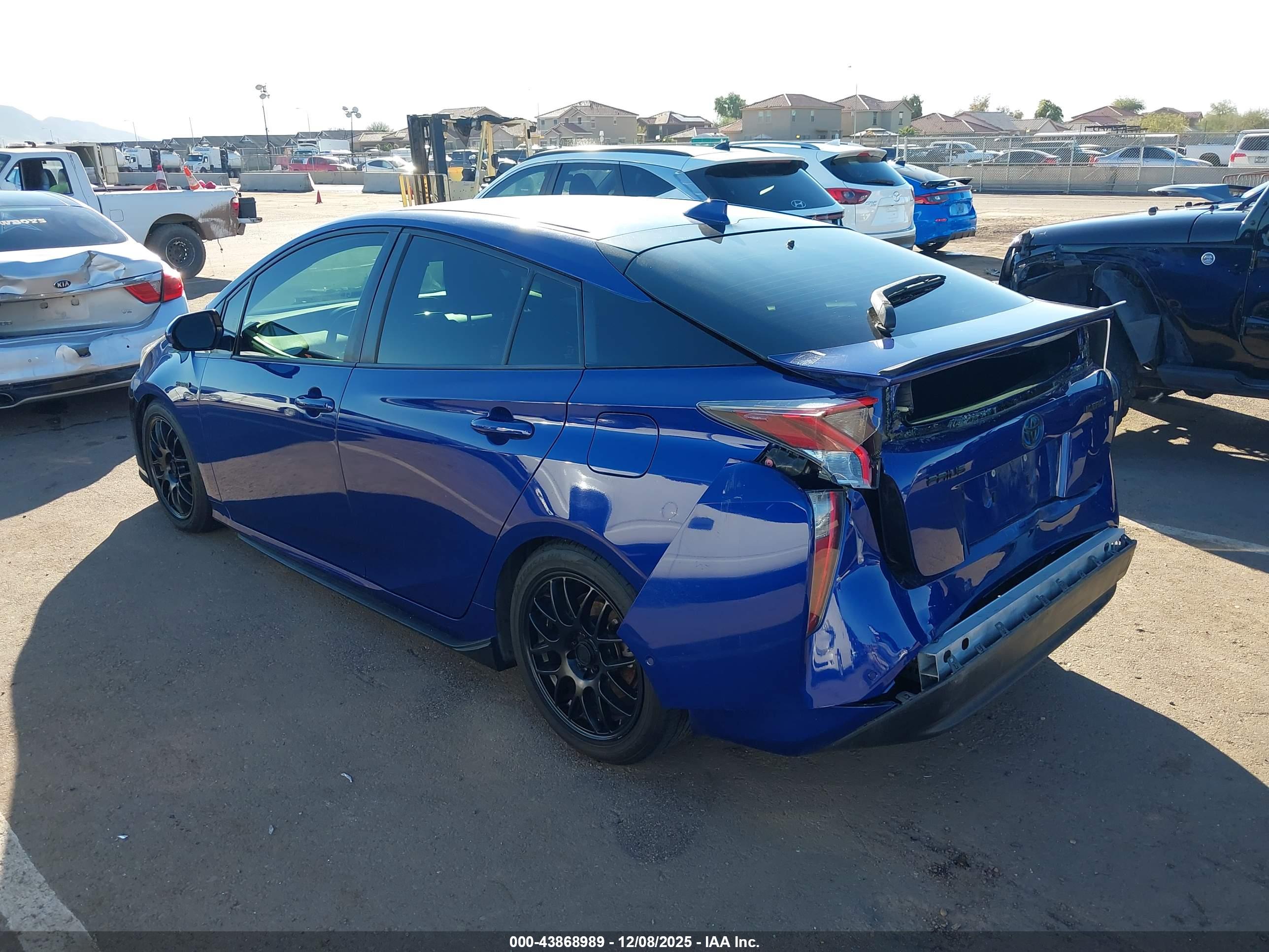 TOYOTA PRIUS image 3