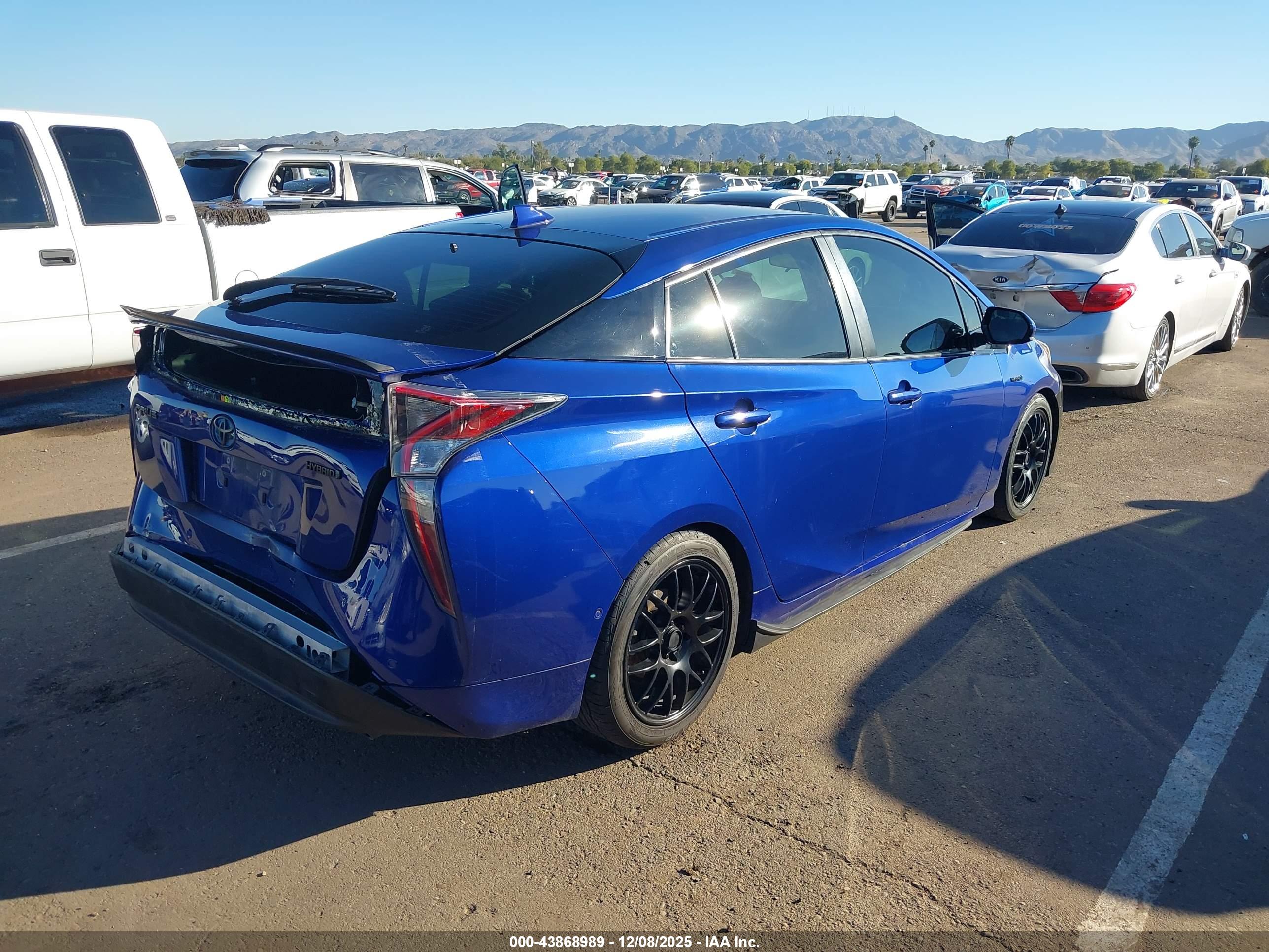 TOYOTA PRIUS image 4