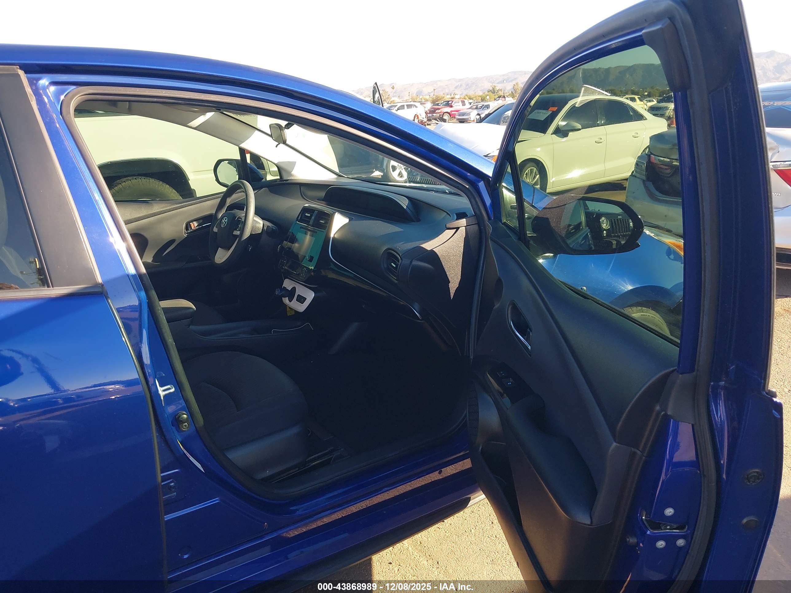 TOYOTA PRIUS image 5
