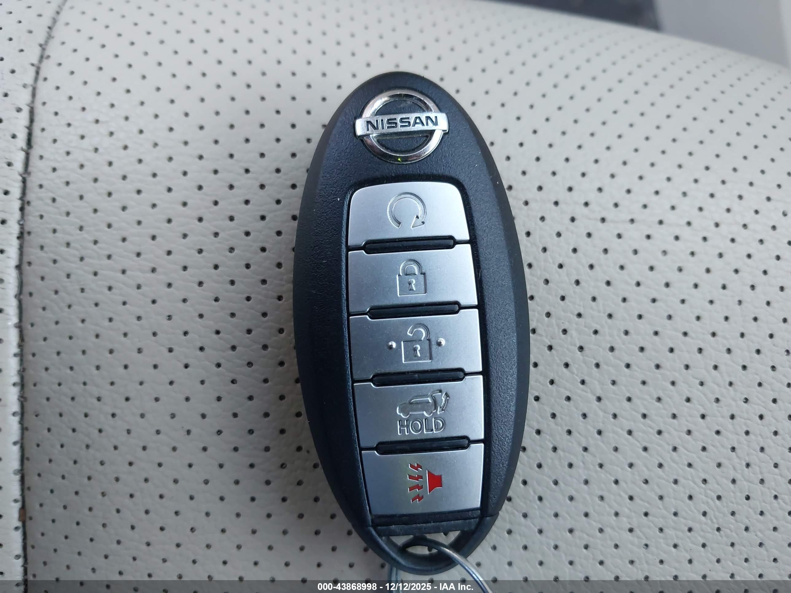 NISSAN MURANO image 11