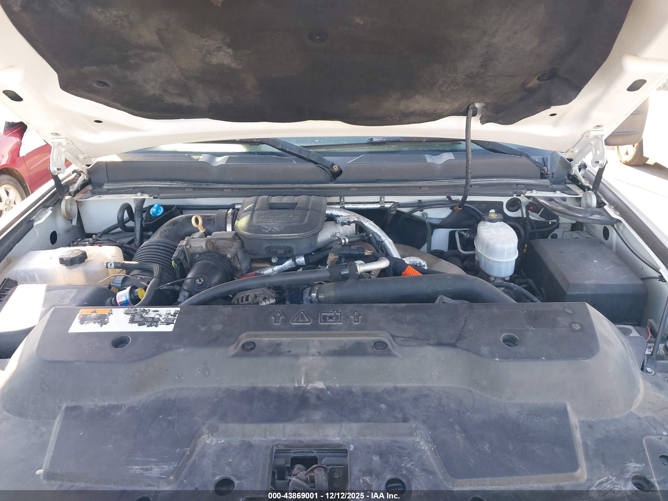 CHEVROLET SILVERADO image 10