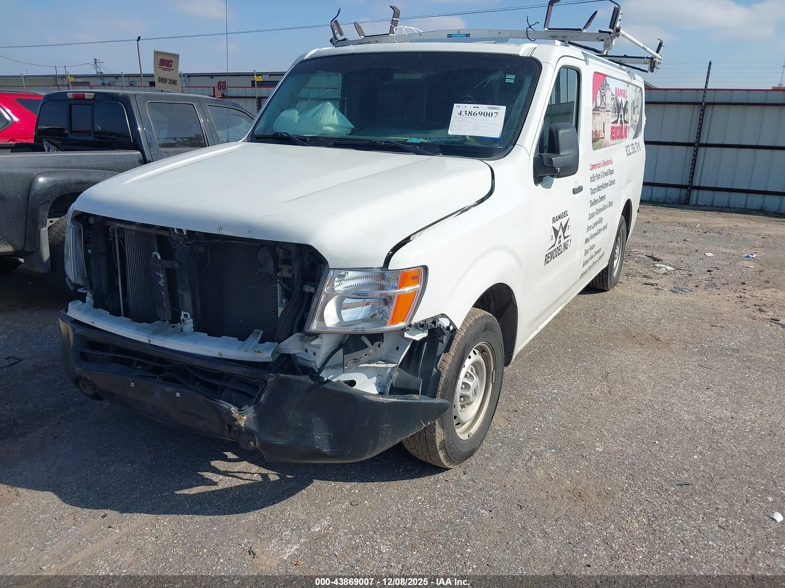NISSAN NV image 2