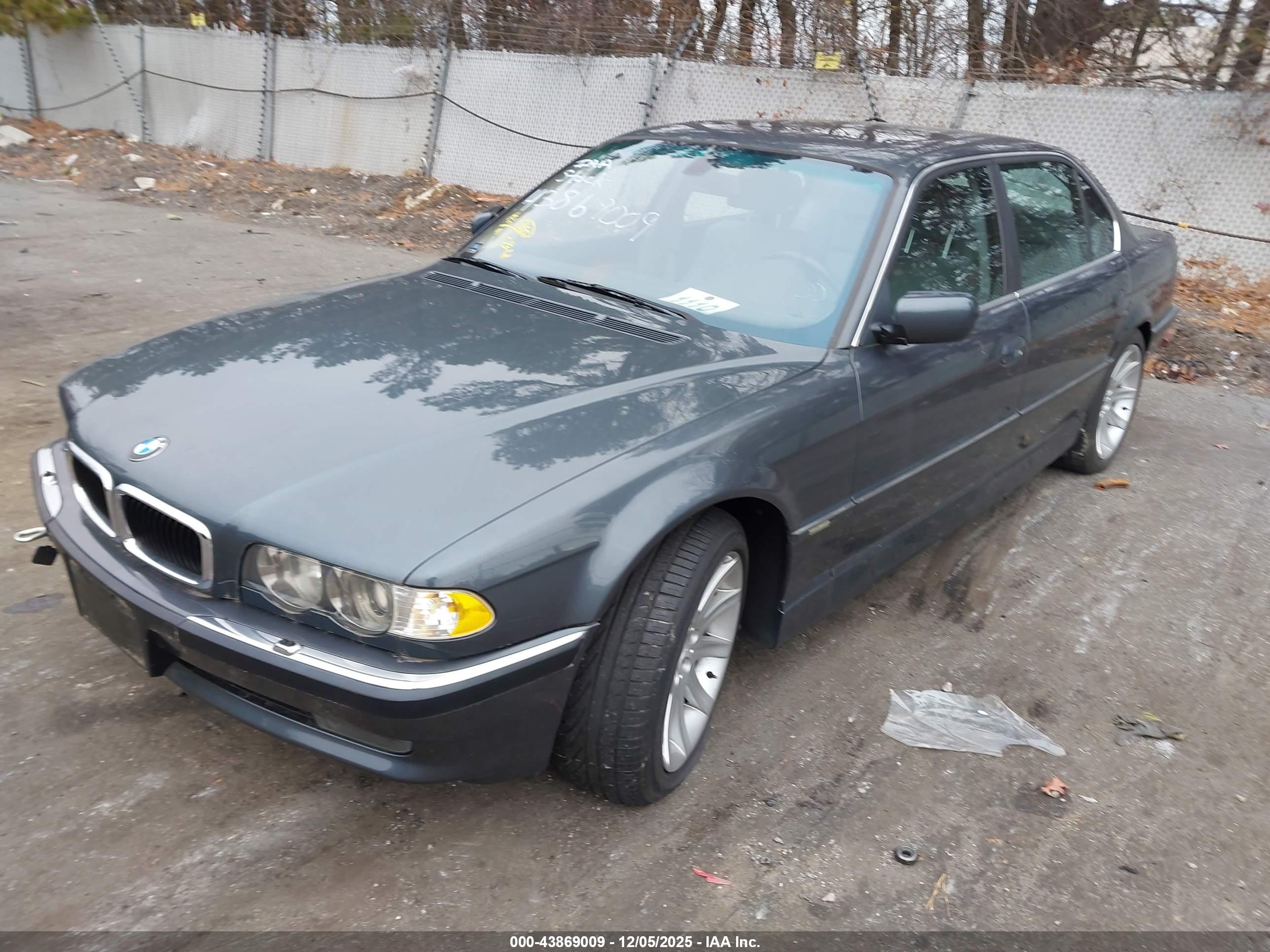 BMW 740IL image 2