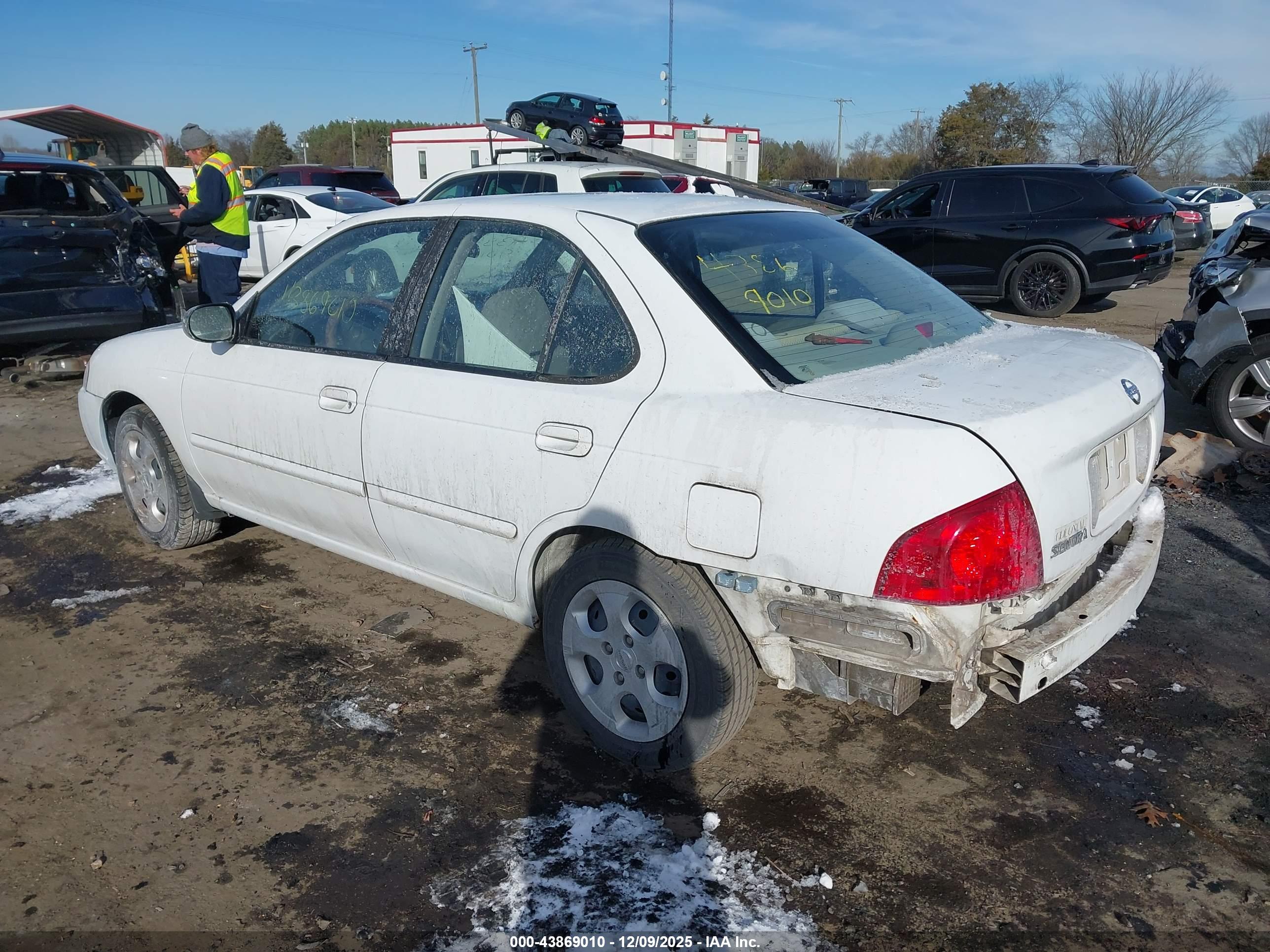 NISSAN SENTRA image 3