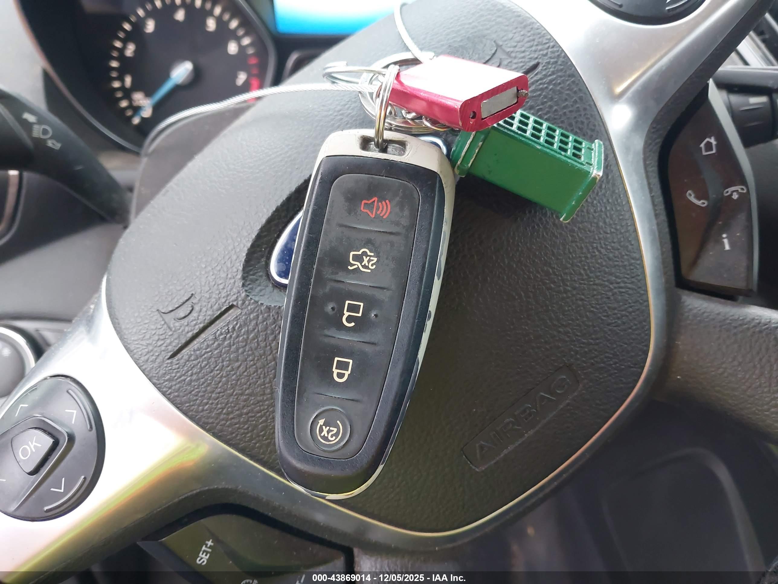 FORD ESCAPE image 11