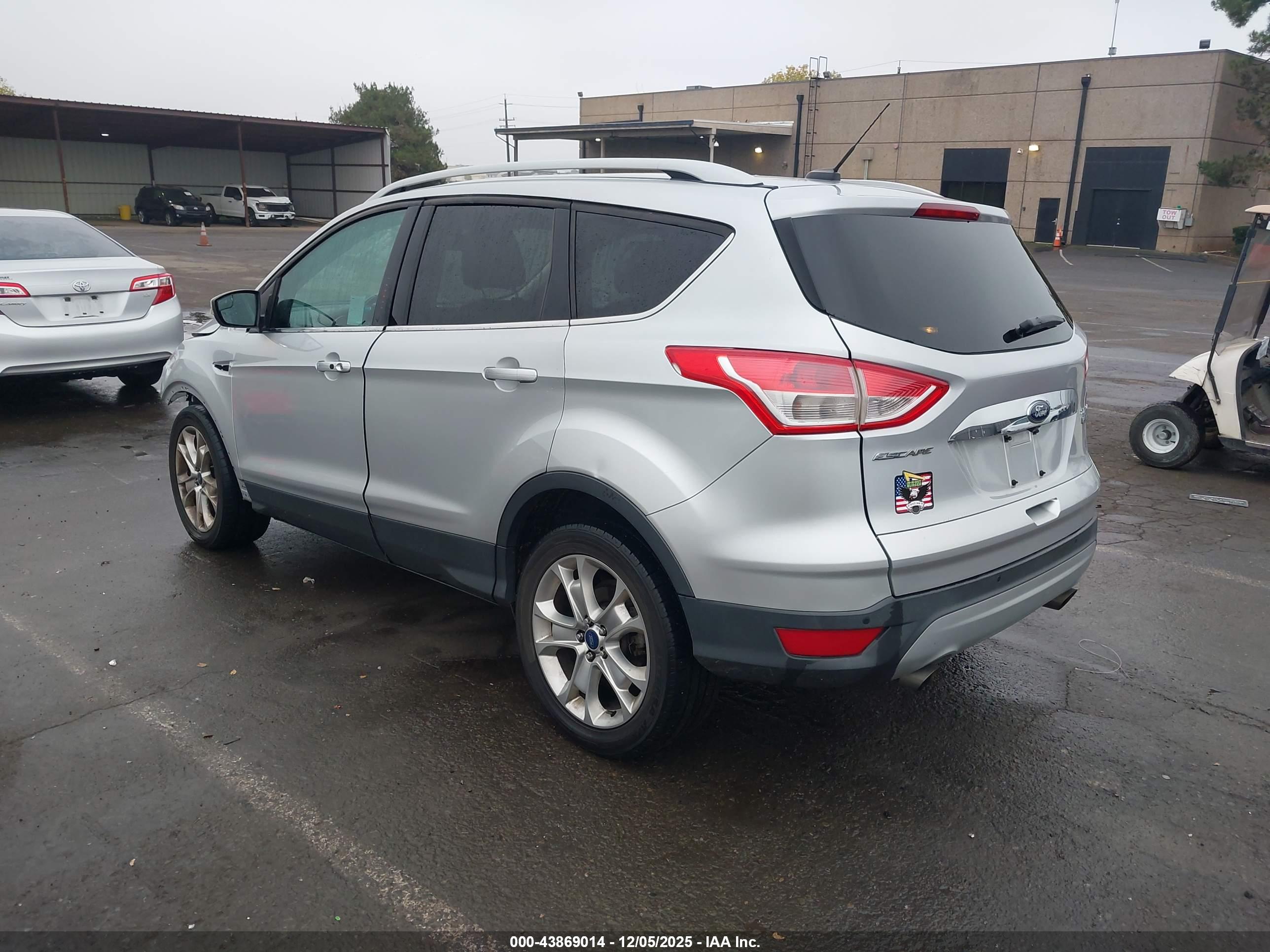 FORD ESCAPE image 3
