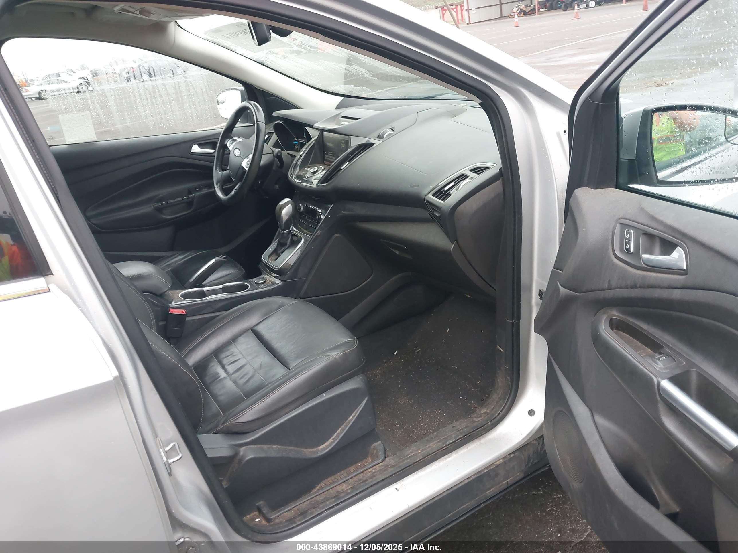 FORD ESCAPE image 5