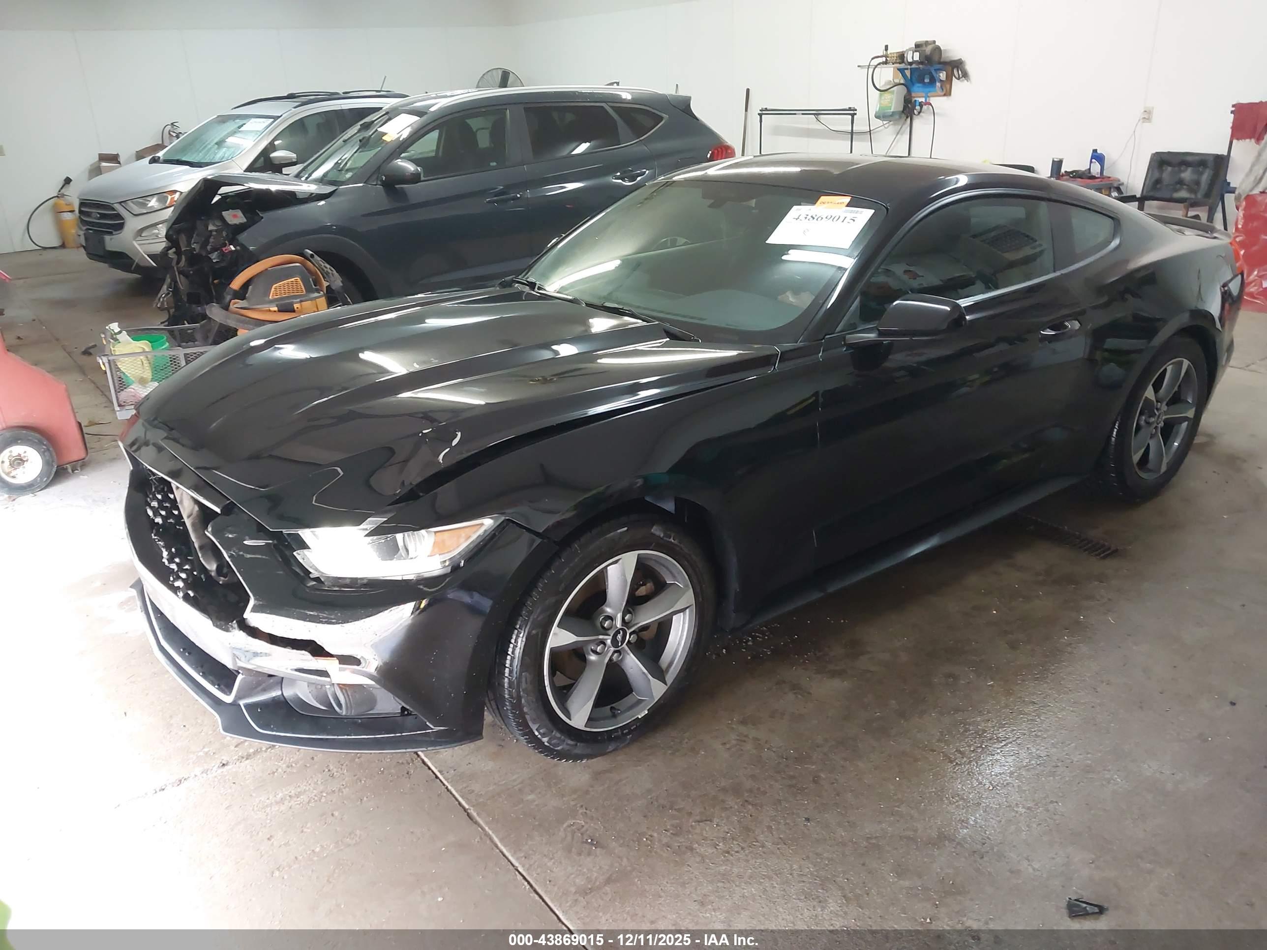 FORD MUSTANG image 2