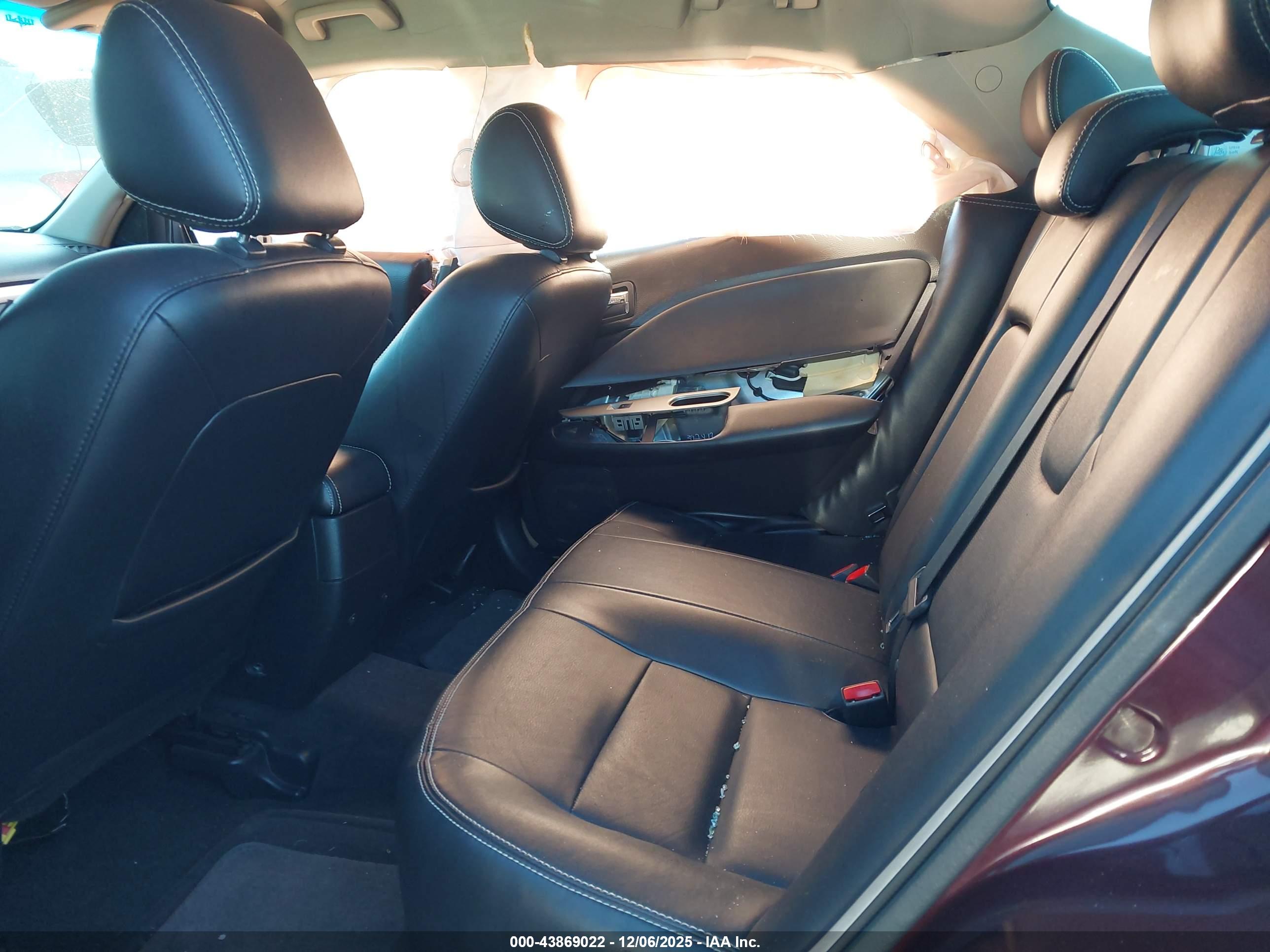 FORD FUSION image 8