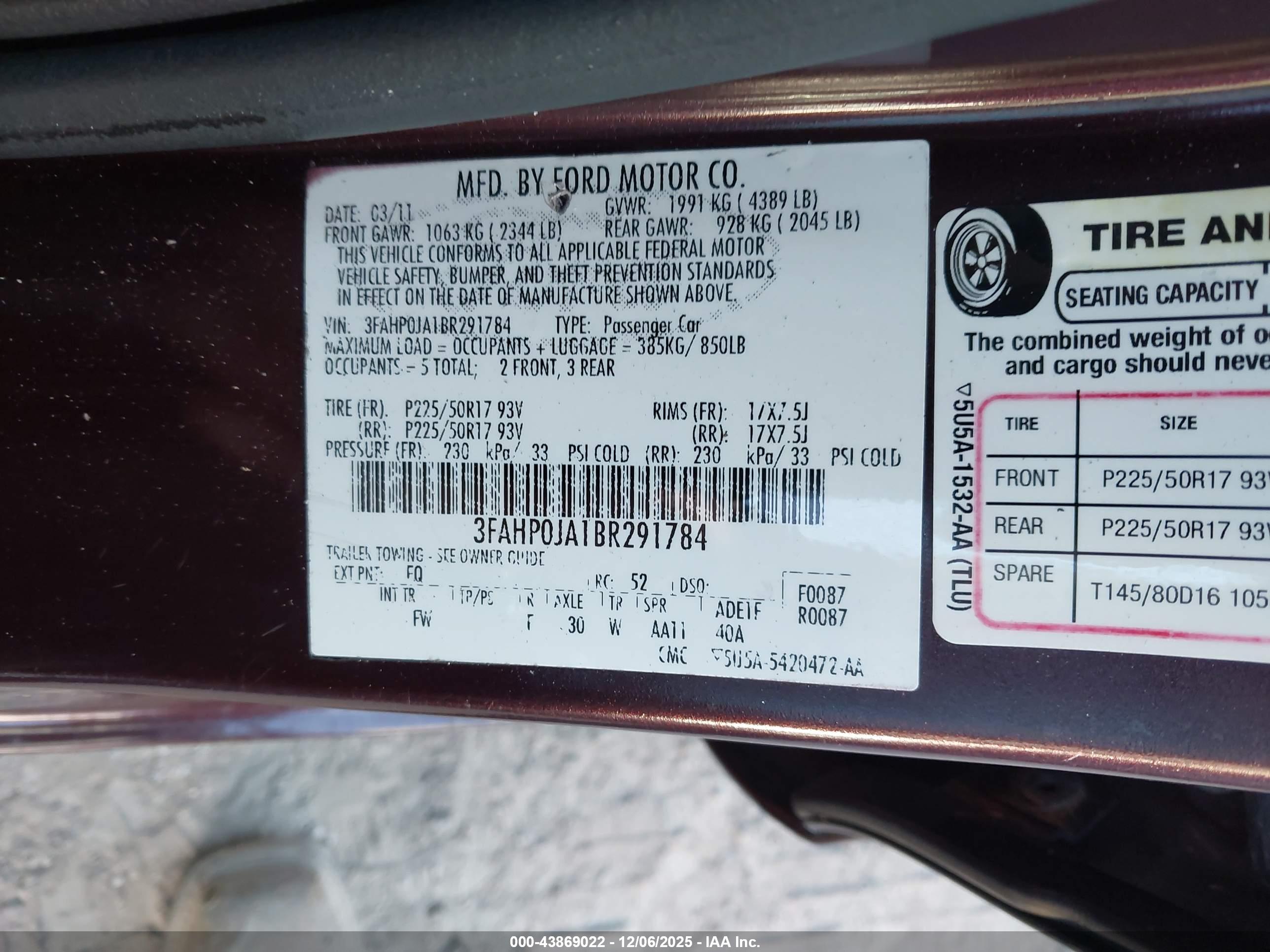 FORD FUSION image 9