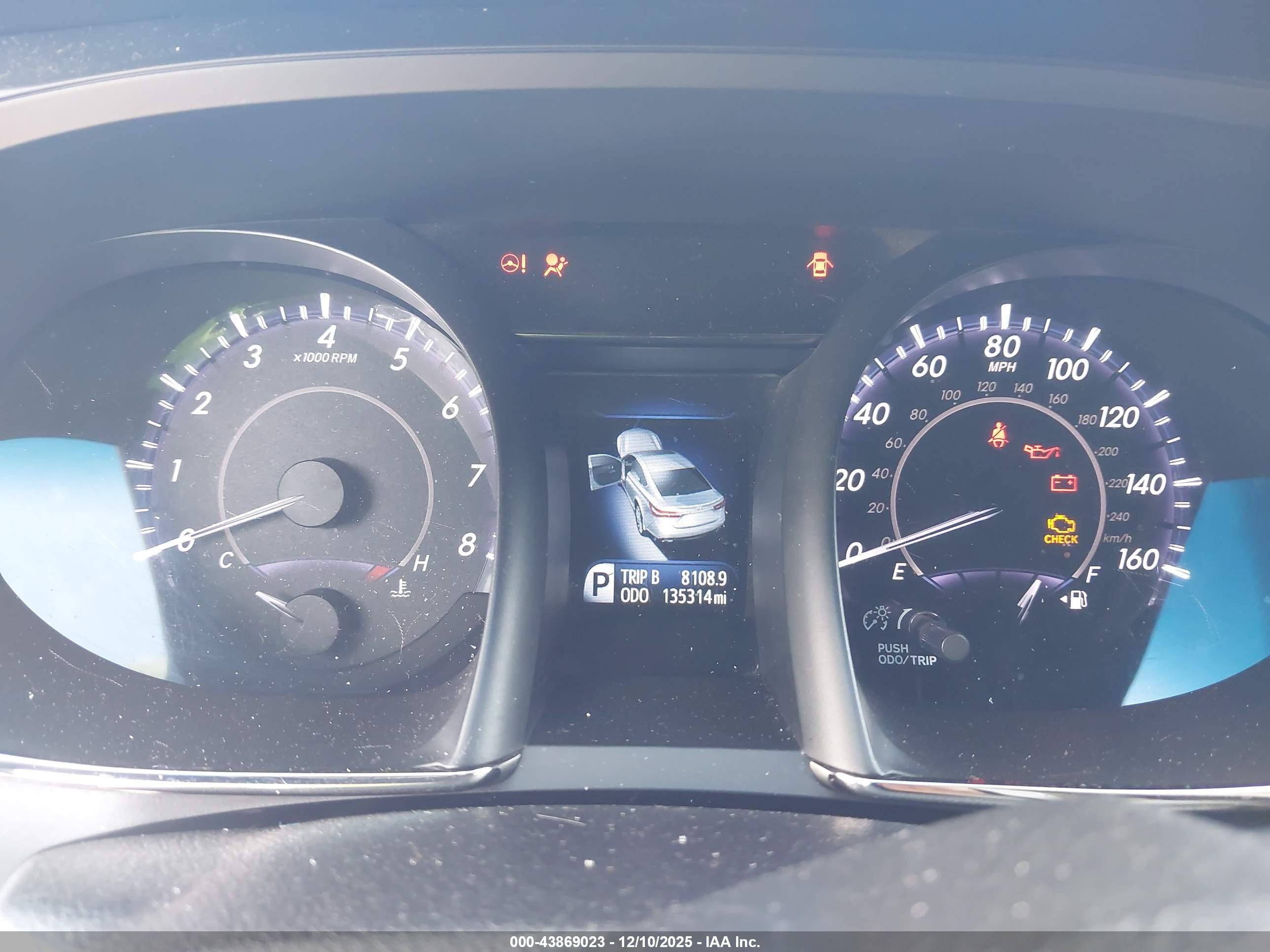 TOYOTA AVALON image 7