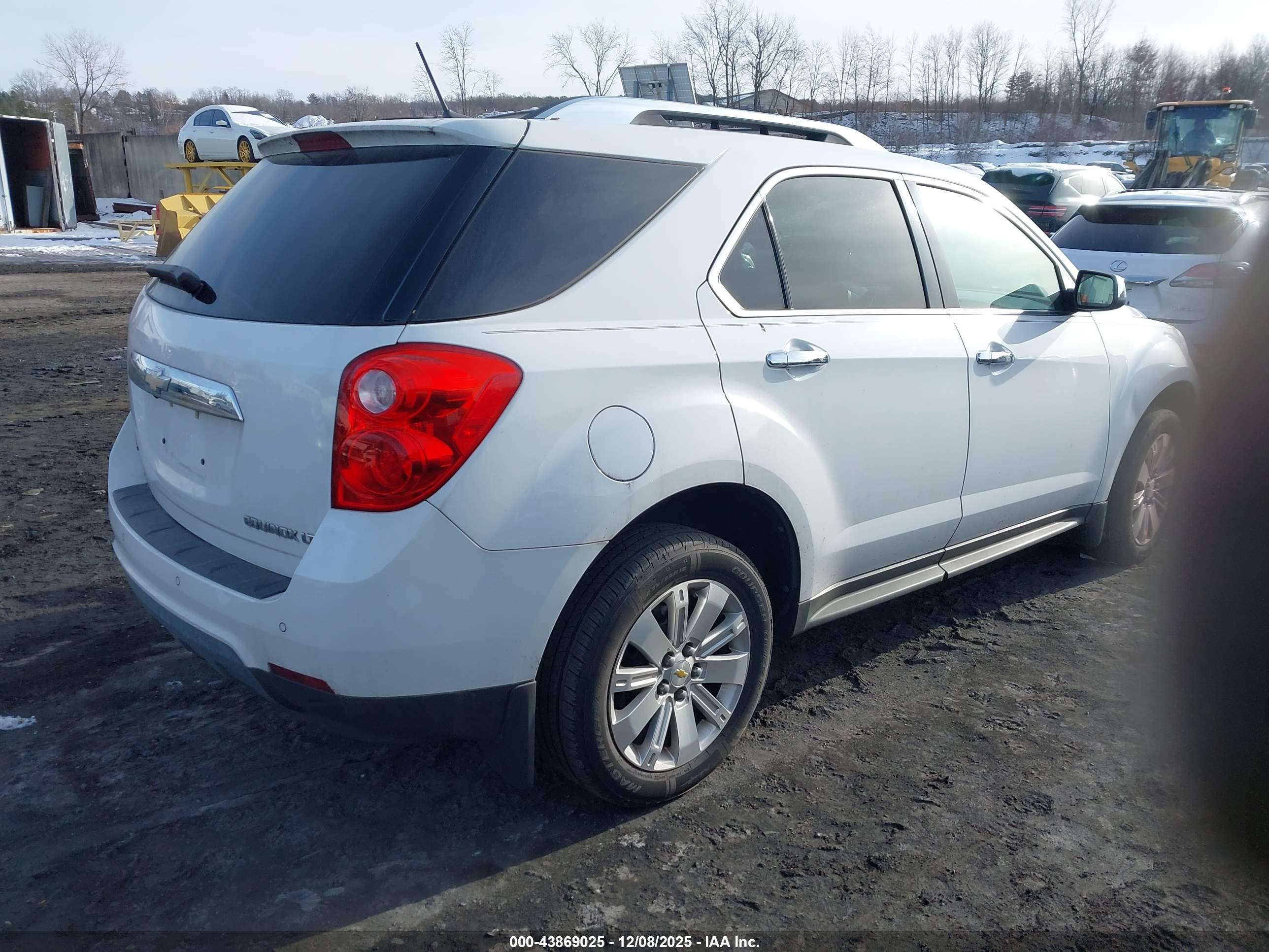 CHEVROLET EQUINOX image 4