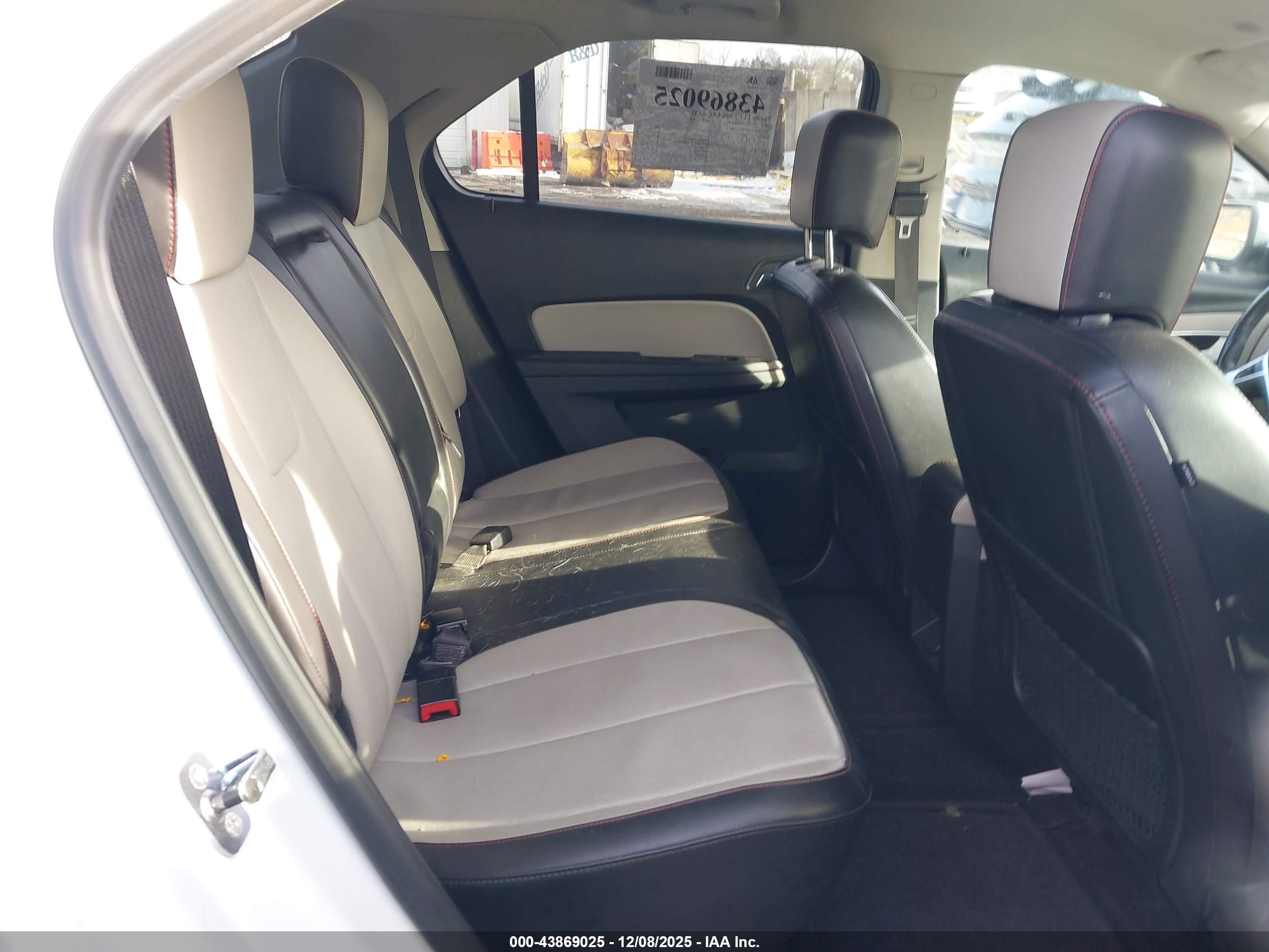 CHEVROLET EQUINOX image 8