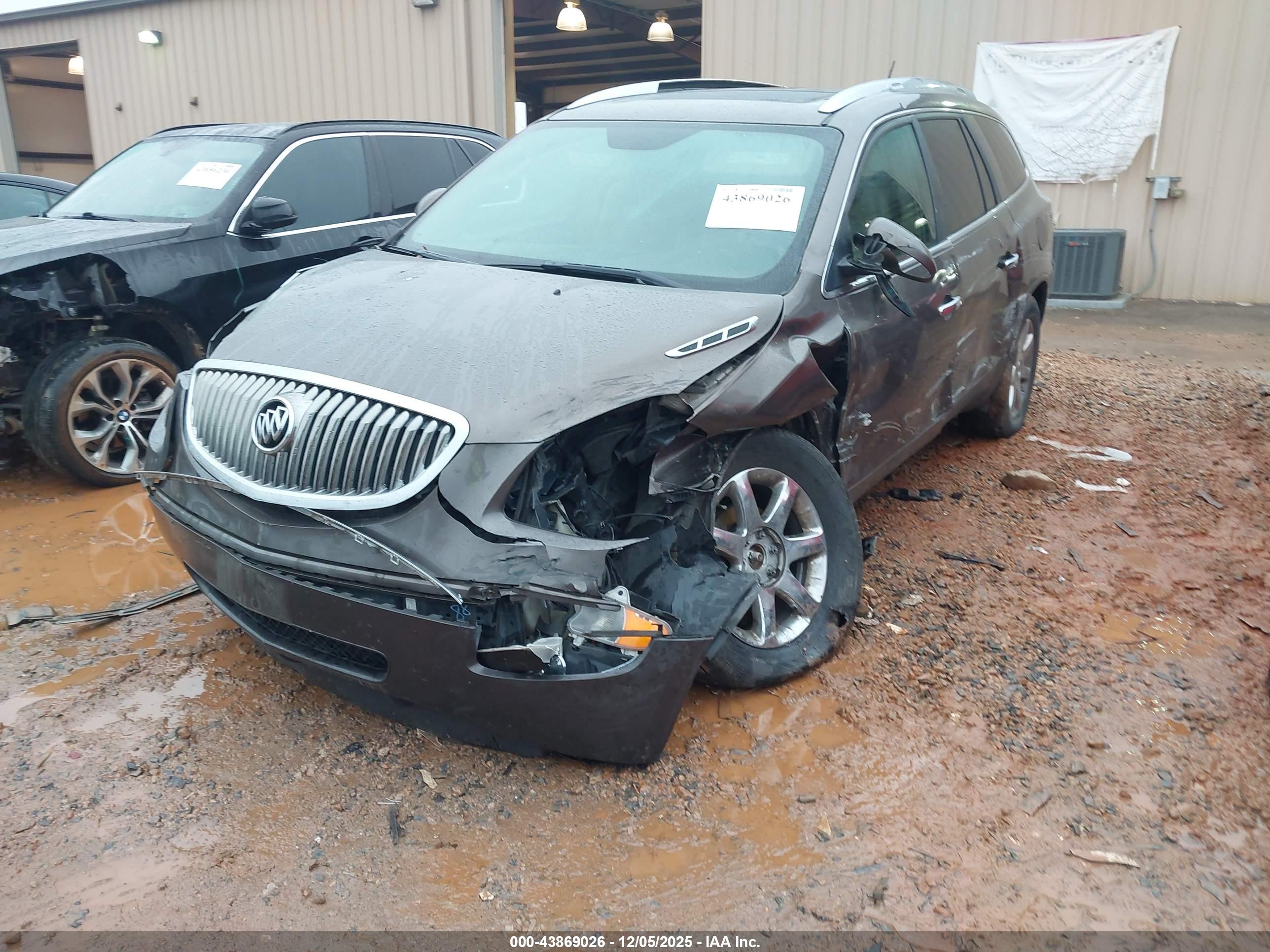 BUICK ENCLAVE image 2