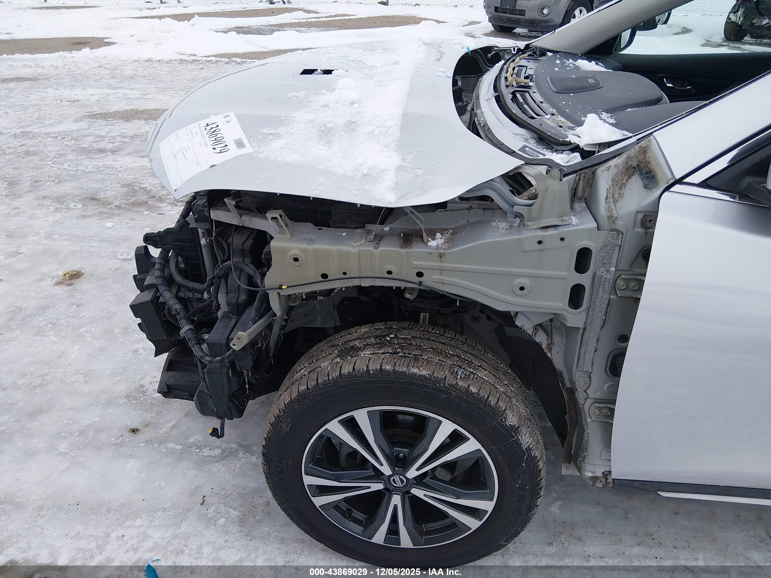 NISSAN ROGUE image 6