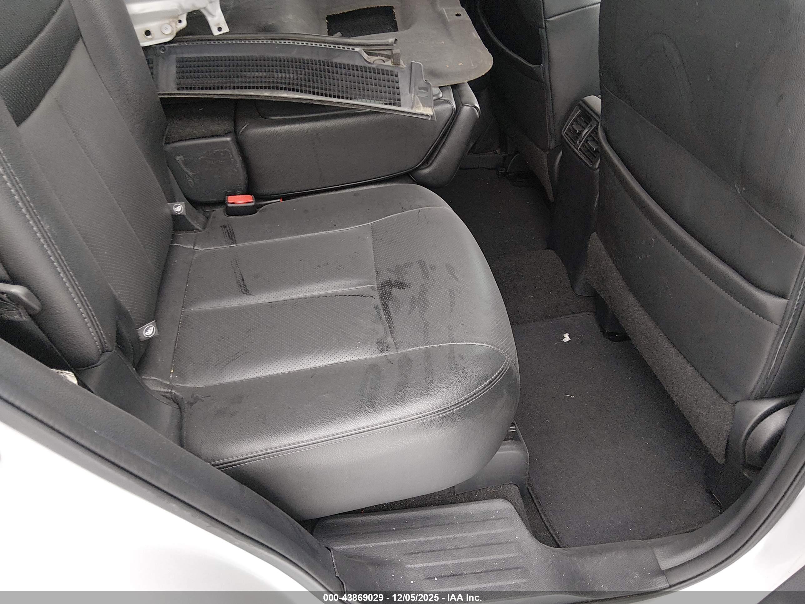 NISSAN ROGUE image 8