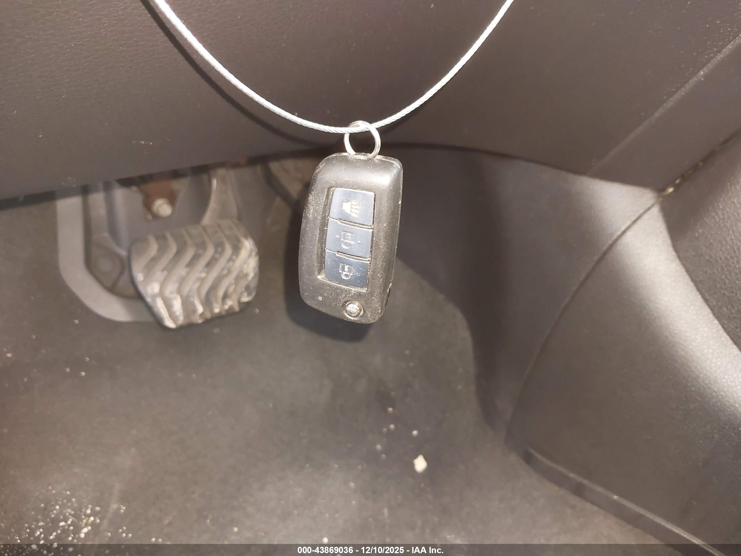 NISSAN ROGUE image 11