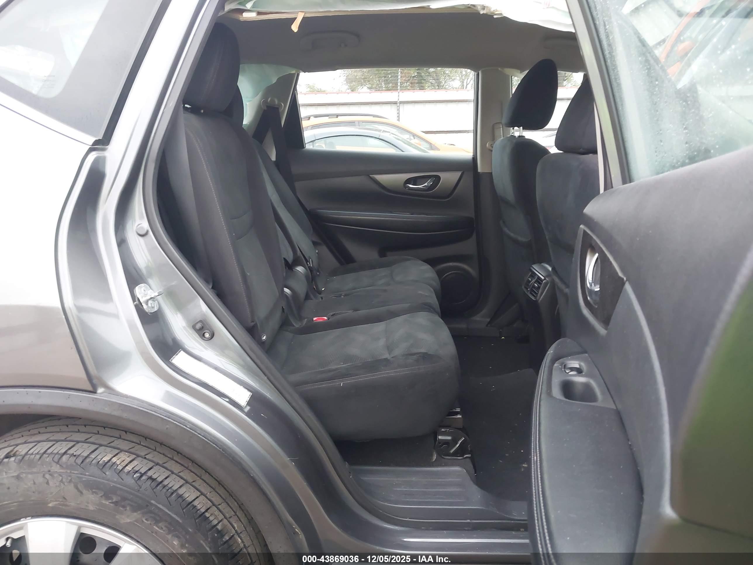 NISSAN ROGUE image 8