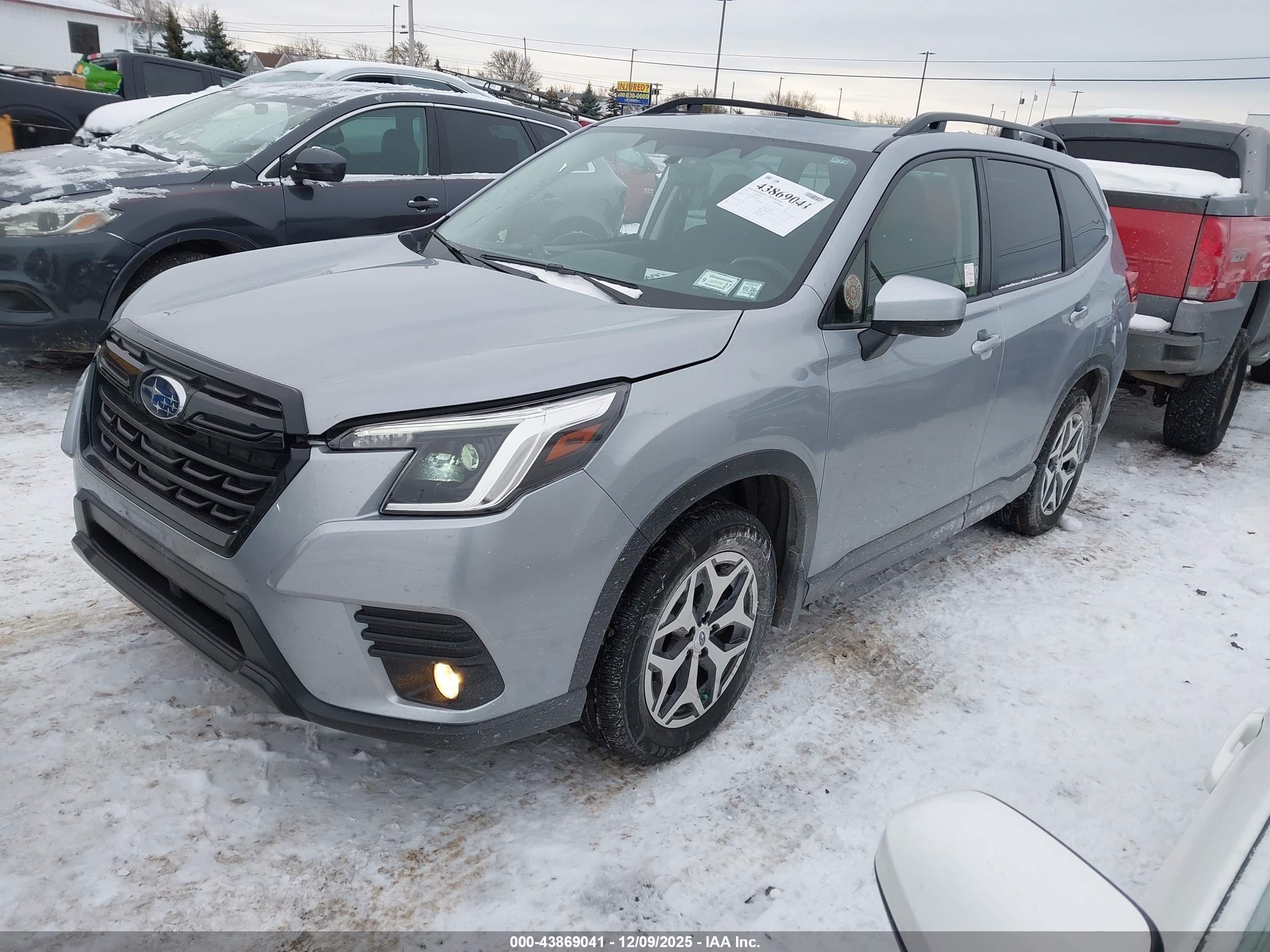 SUBARU FORESTER image 2