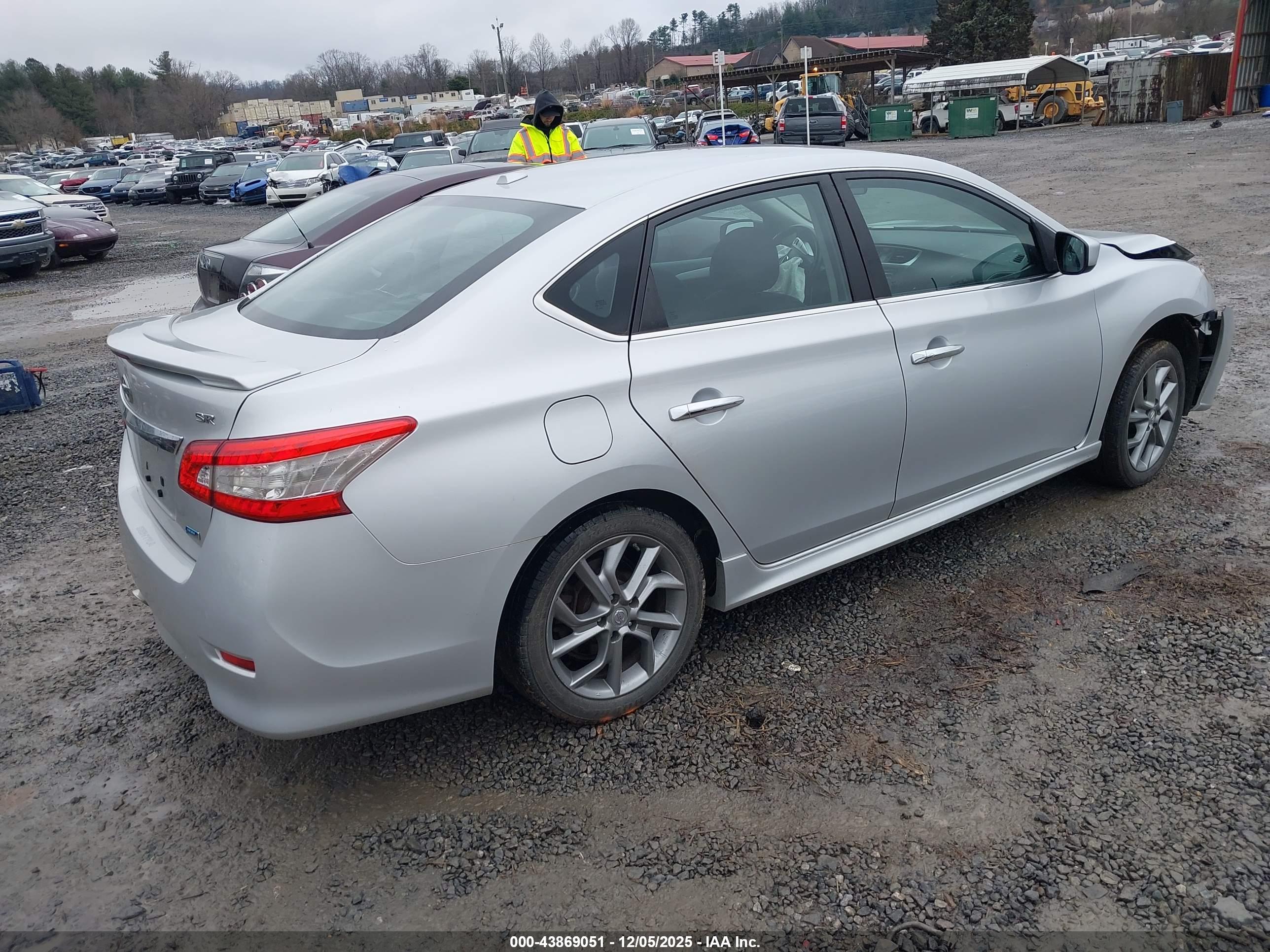 NISSAN SENTRA image 4