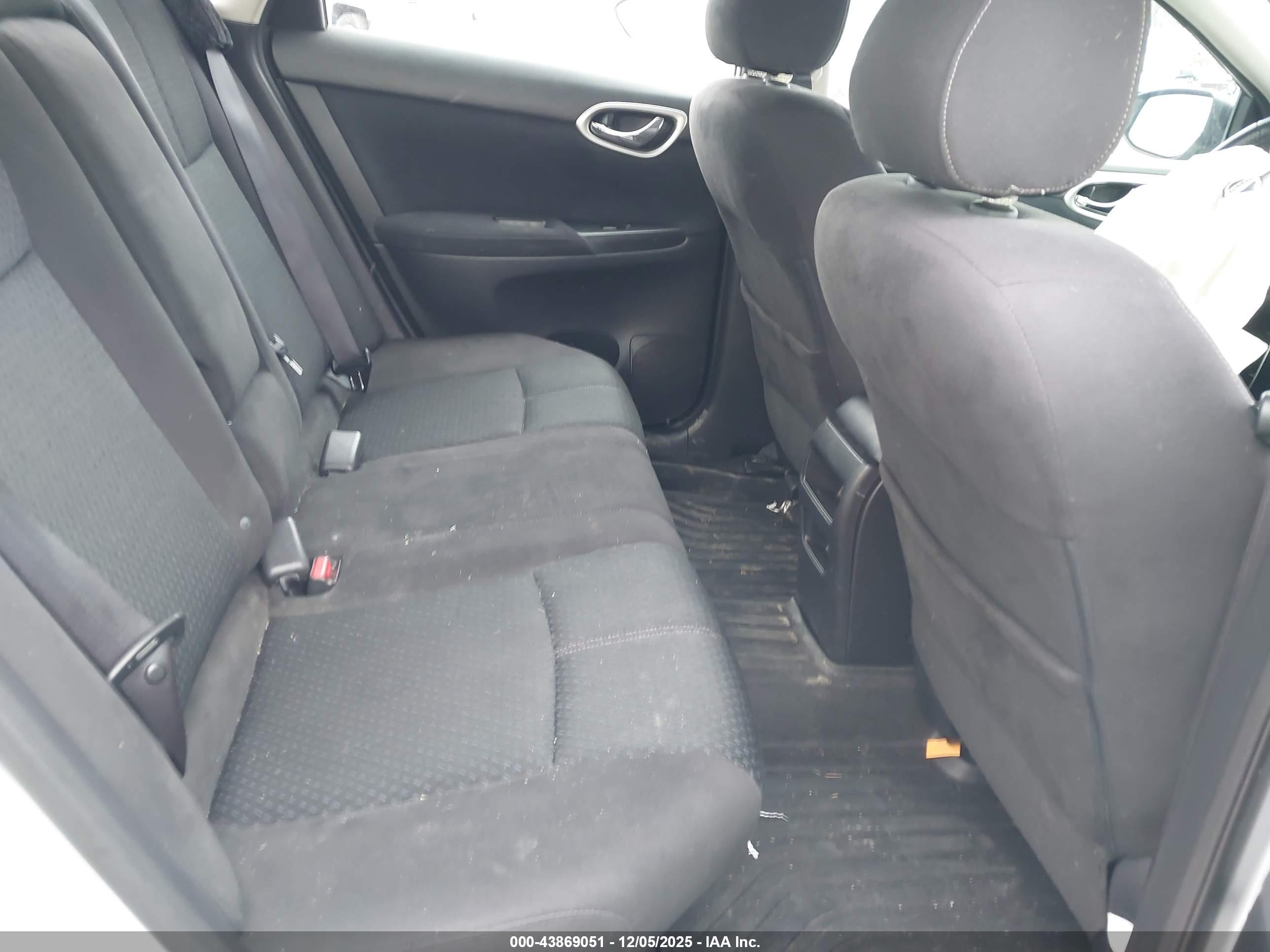 NISSAN SENTRA image 8