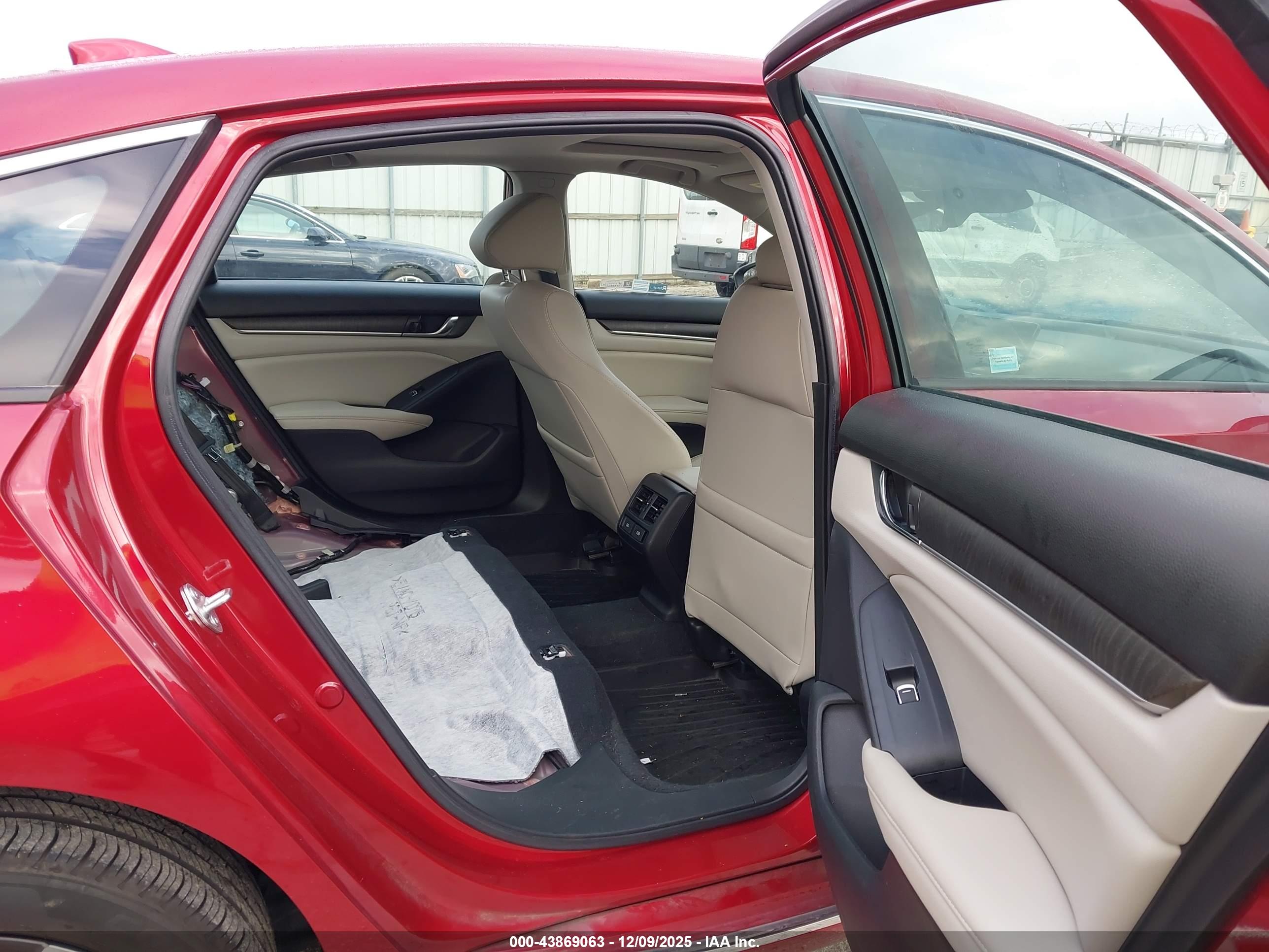 HONDA ACCORD image 8
