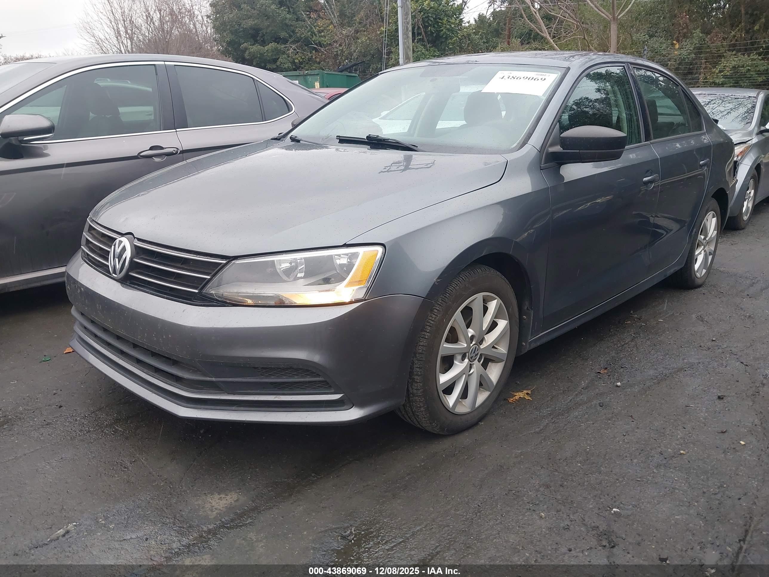 VOLKSWAGEN JETTA image 2