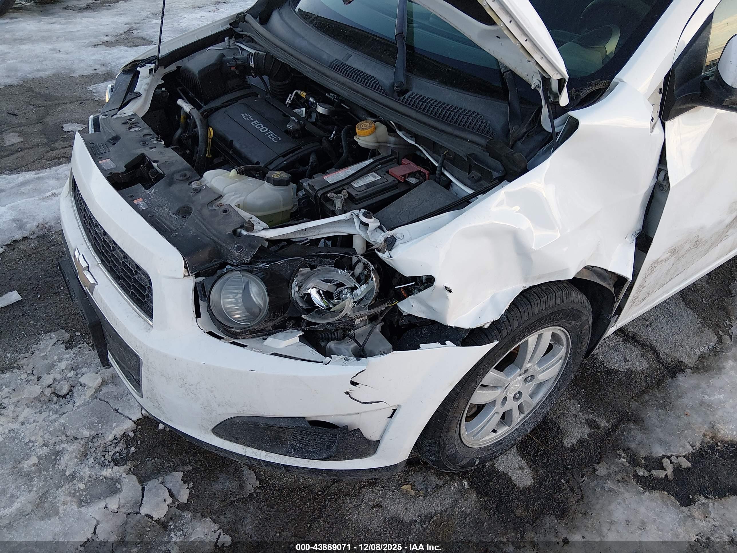 CHEVROLET SONIC image 6